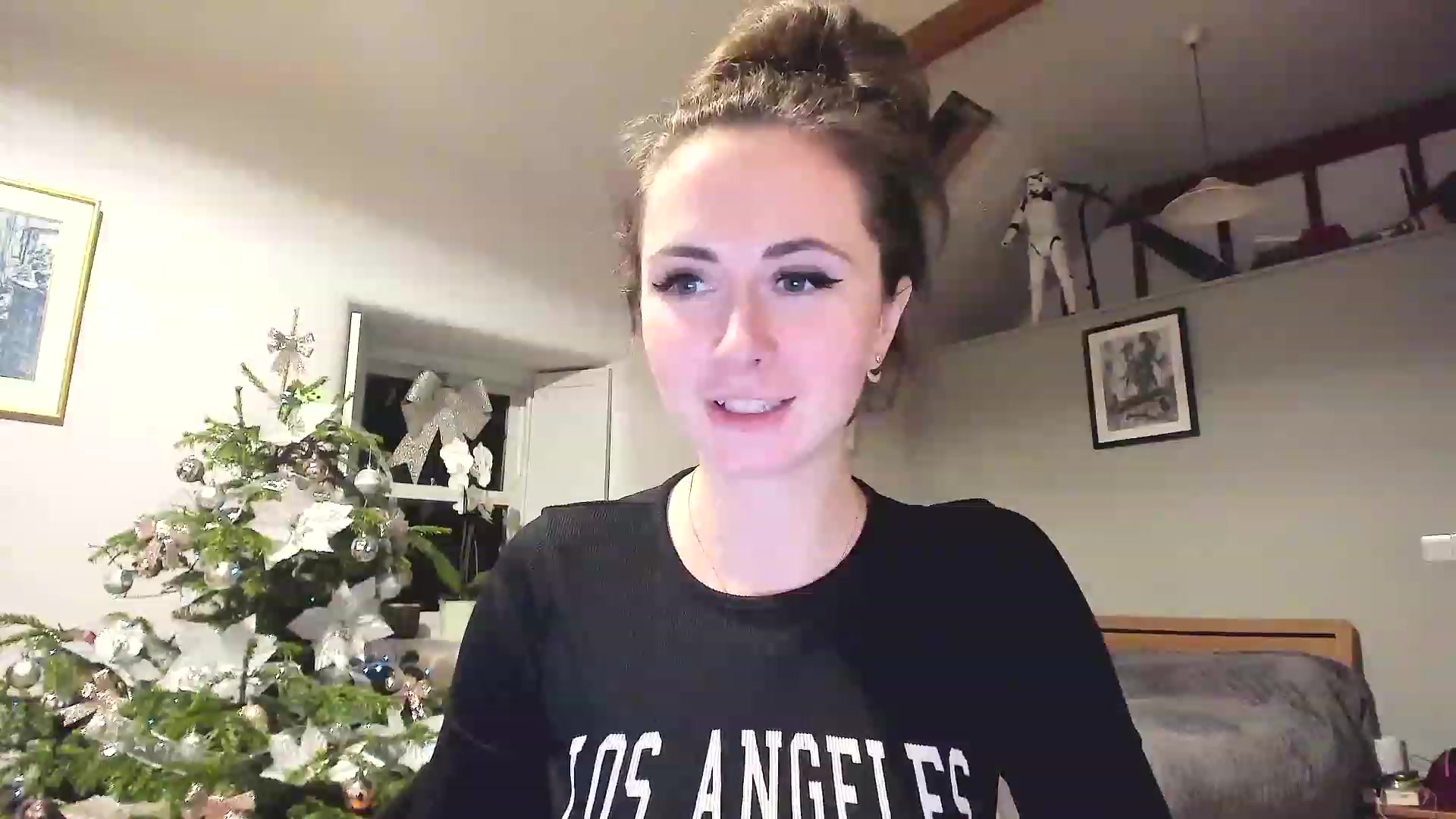 Gallery image thumbnail from Amber_Fry's myfreecams stream on, 12/29/2022, 24:08 image 11 of 20