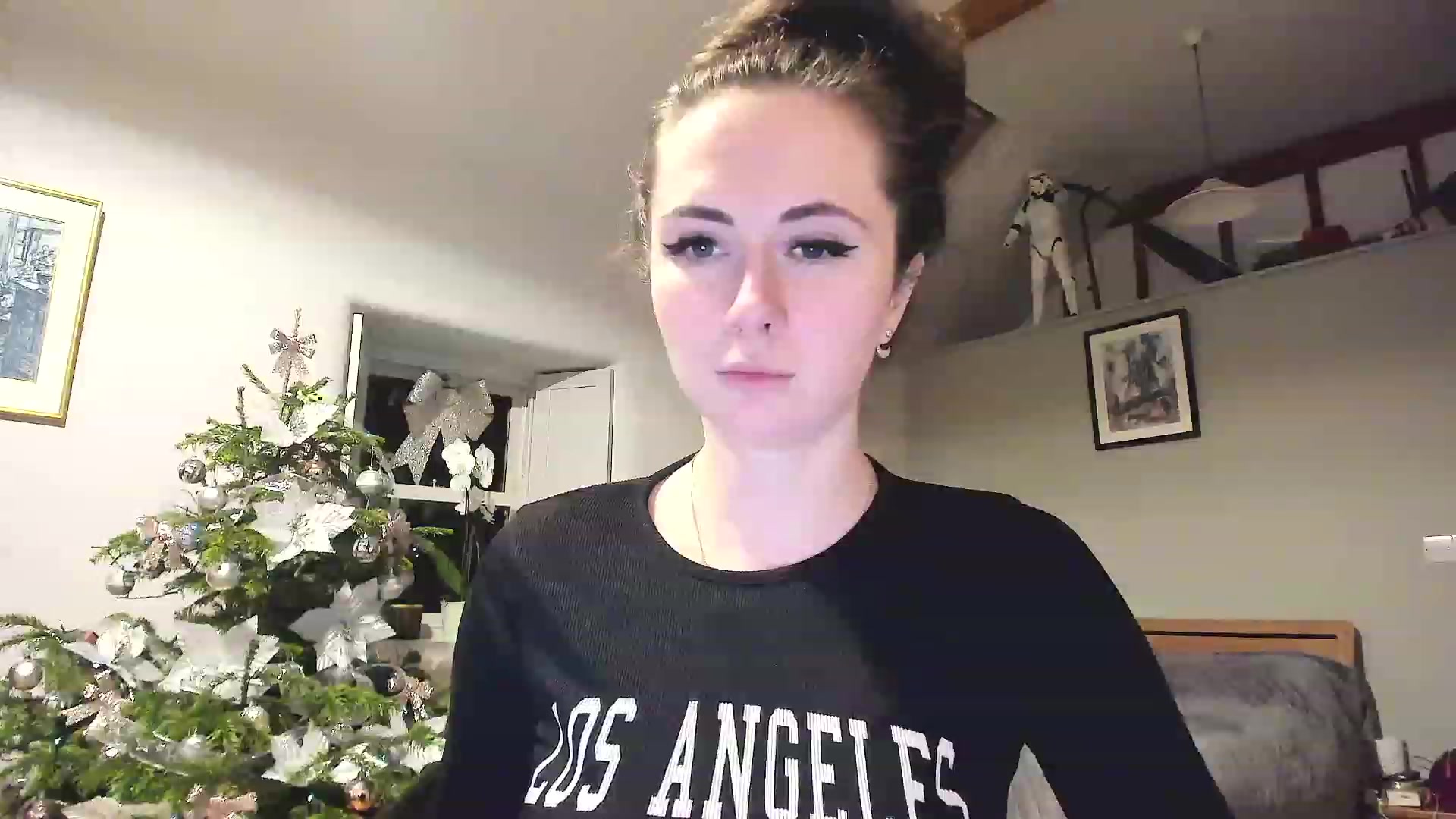 Gallery image thumbnail from Amber_Fry's myfreecams stream on, 12/29/2022, 24:08 image 20 of 20