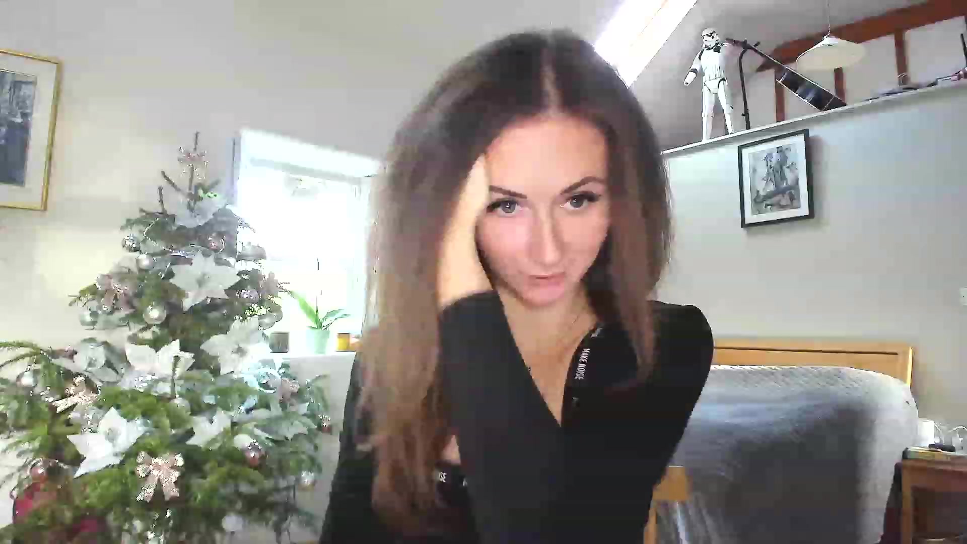 Gallery image thumbnail from Amber_Fry's myfreecams stream on, 12/30/2022, 15:18 image 14 of 20
