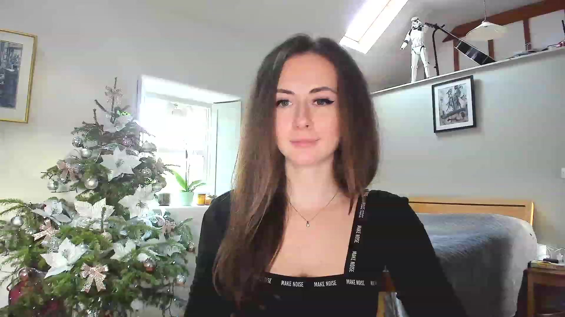 Gallery image thumbnail from Amber_Fry's myfreecams stream on, 12/30/2022, 15:18 image 17 of 20
