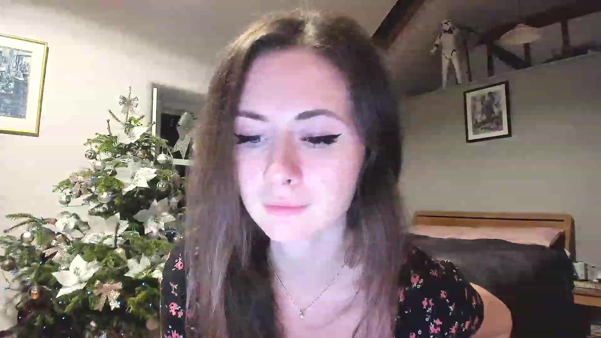 Gallery image thumbnail from Amber_Fry's myfreecams stream on, 12/31/2022, 24:03 image 1 of 20