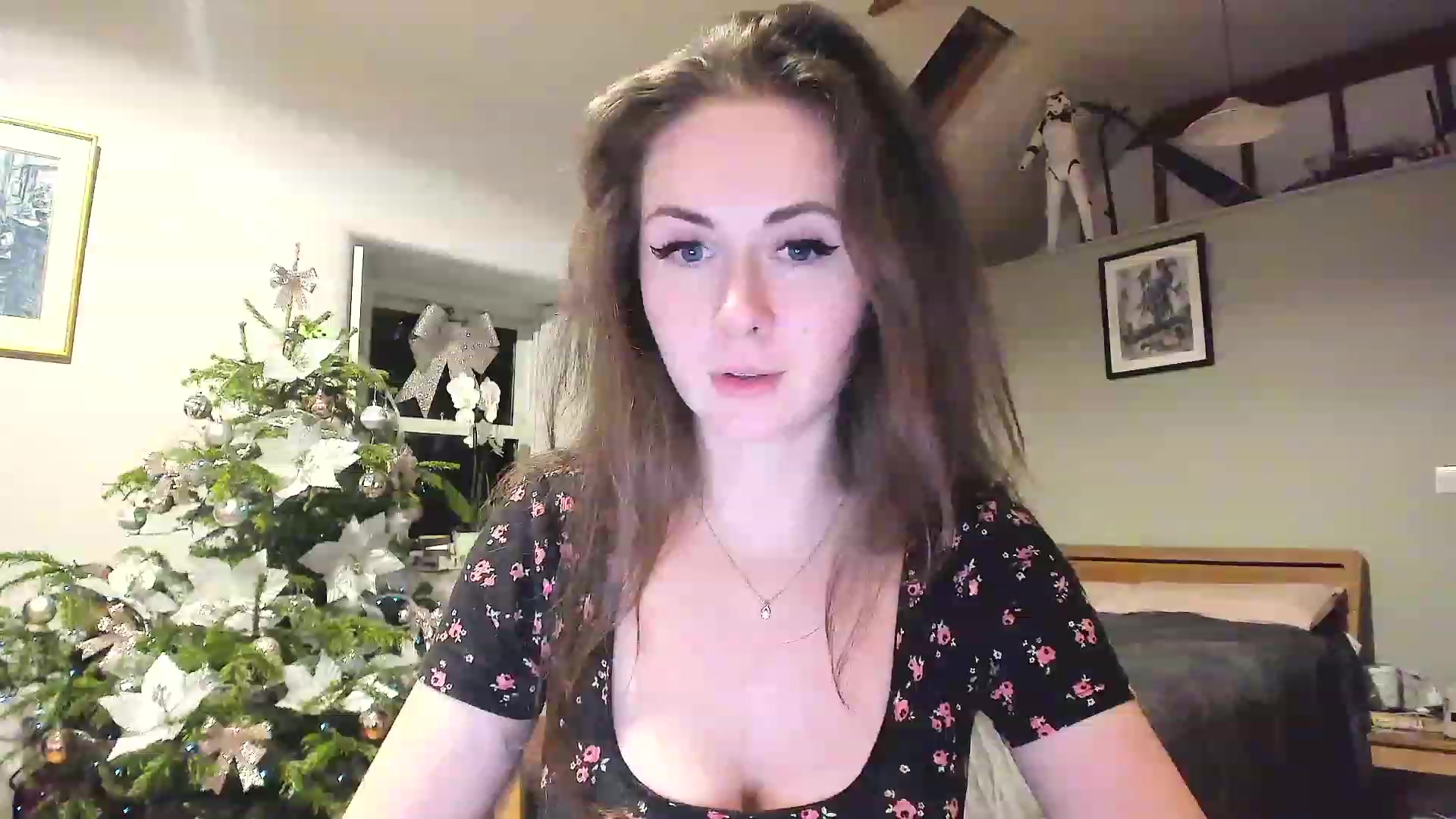 Gallery image thumbnail from Amber_Fry's myfreecams stream on, 12/31/2022, 24:03 image 12 of 20