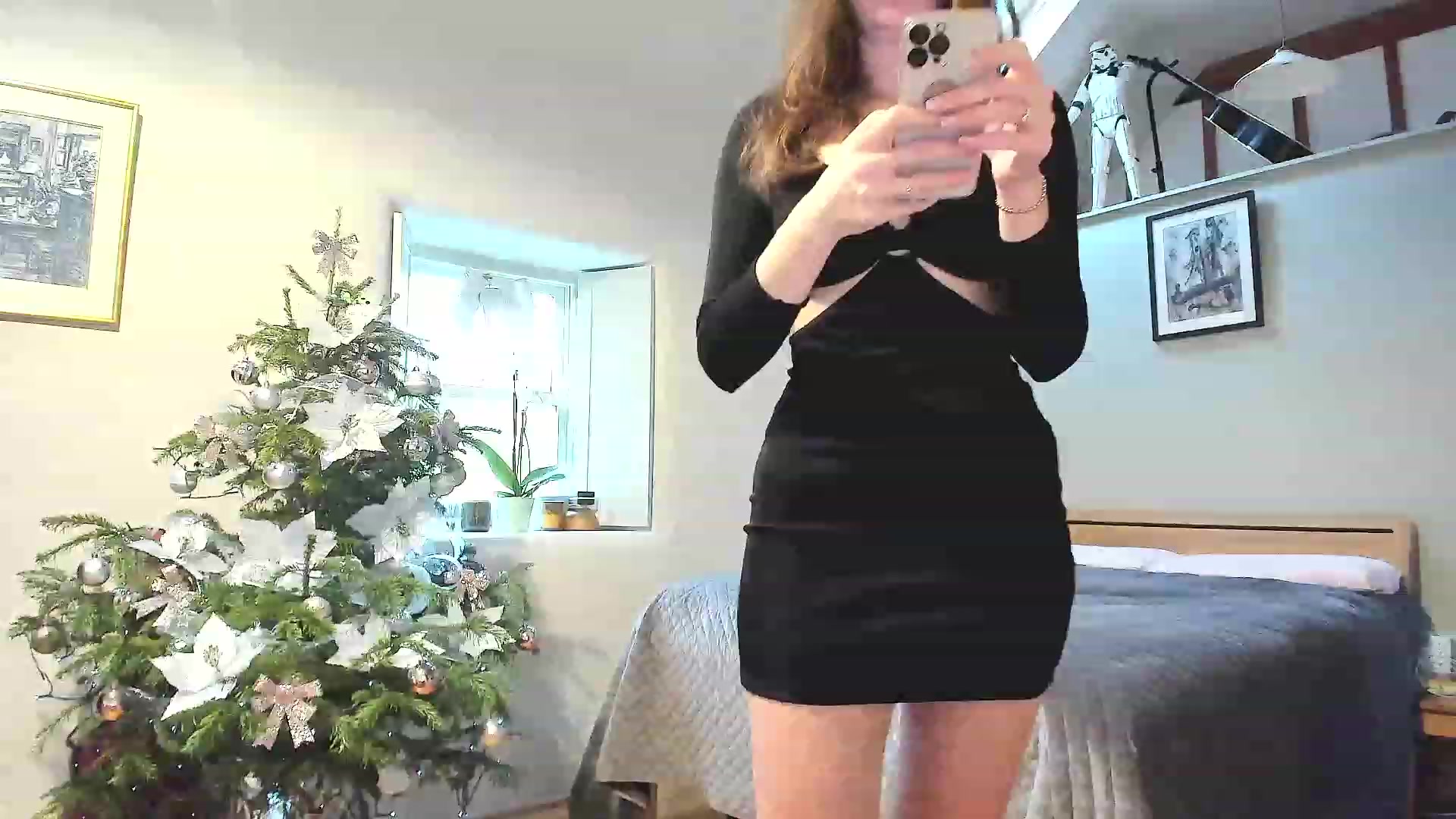 Gallery image thumbnail from Amber_Fry's myfreecams stream on, 12/31/2022, 15:16 image 4 of 20