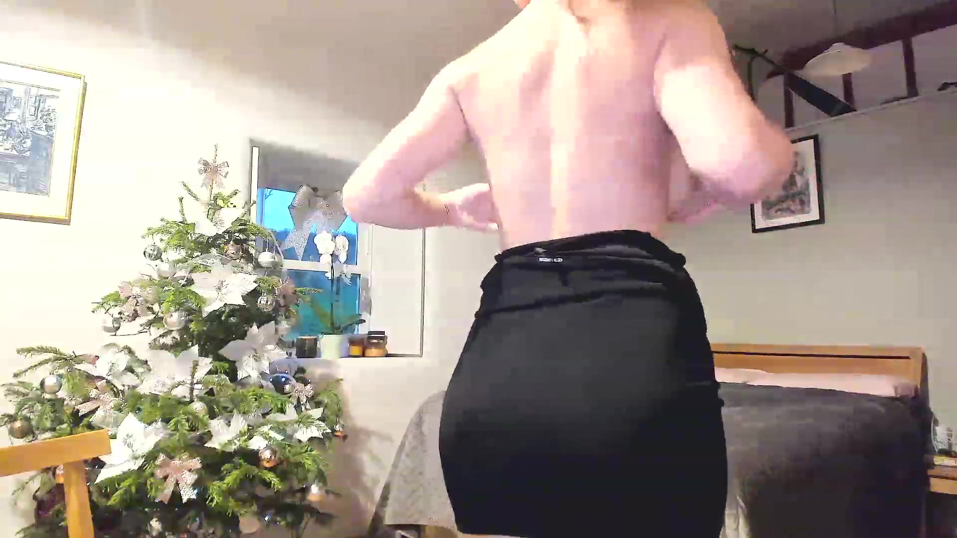Gallery image thumbnail from Amber_Fry's myfreecams stream on, 12/31/2022, 16:57 image 17 of 20