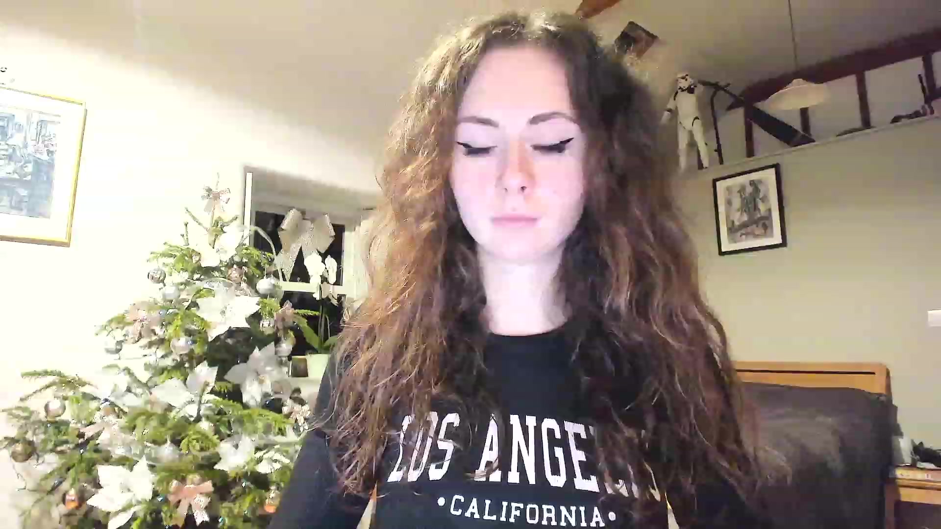Gallery image thumbnail from Amber_Fry's myfreecams stream on, 01/03/2023, 18:44 image 13 of 20