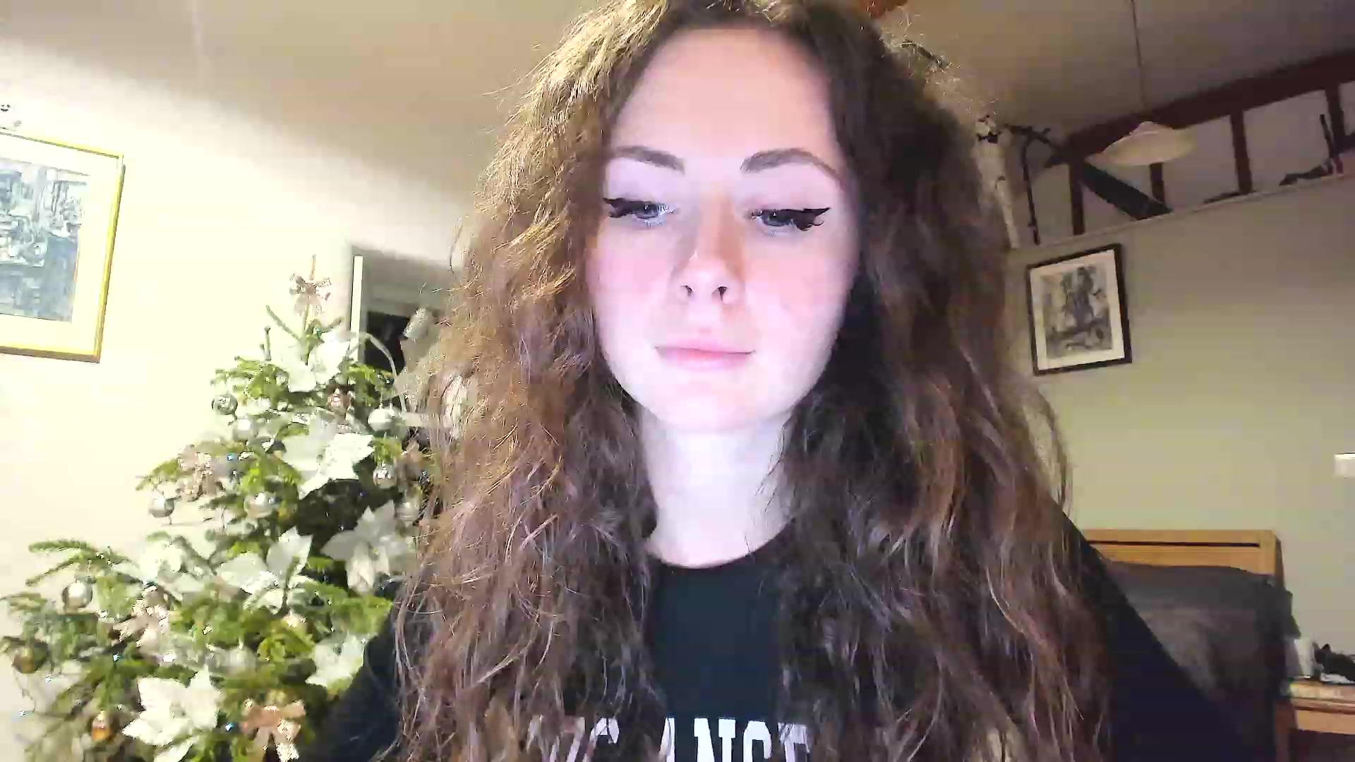 Gallery image thumbnail from Amber_Fry's myfreecams stream on, 01/03/2023, 18:44 image 10 of 20