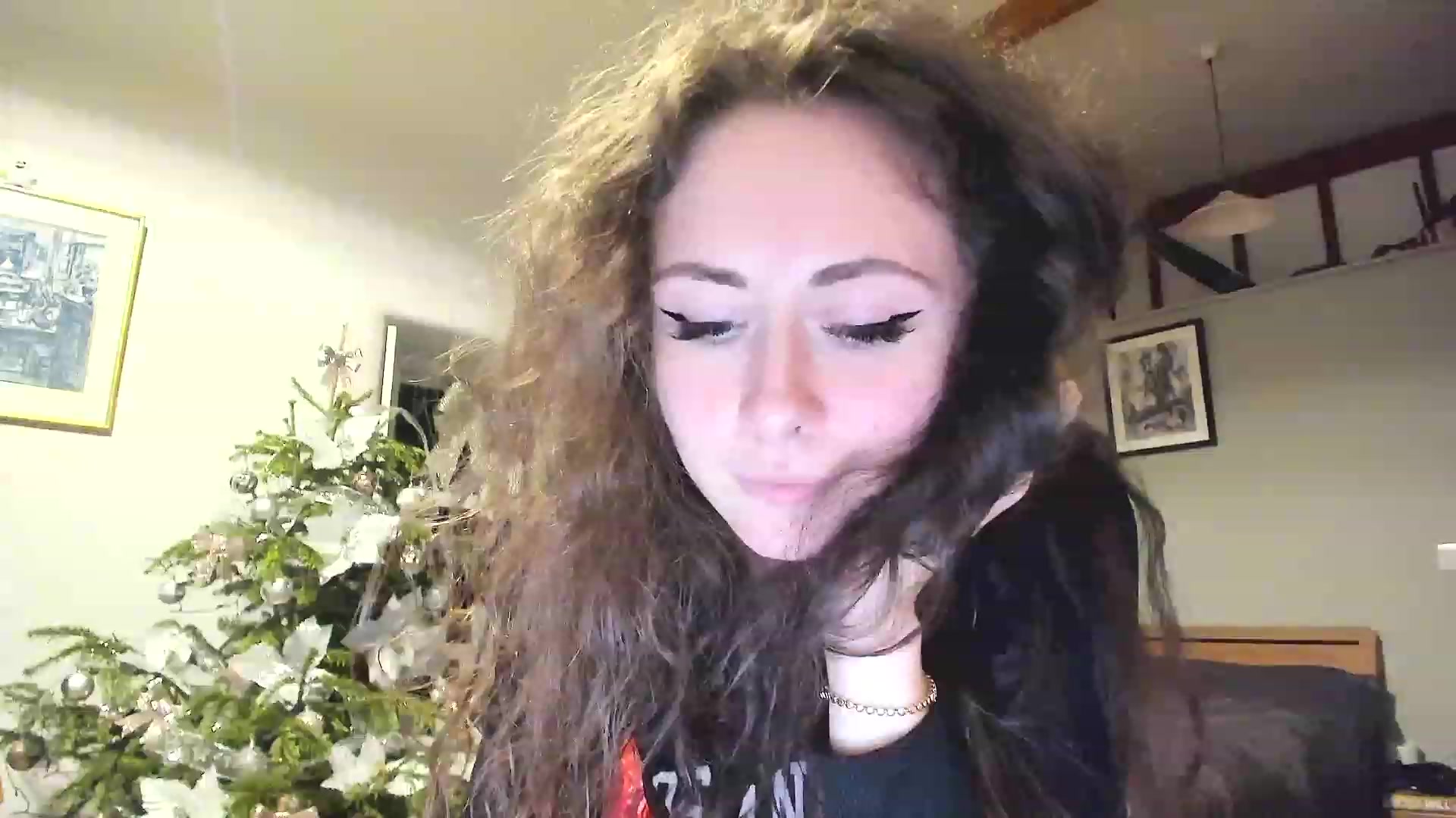 Gallery image thumbnail from Amber_Fry's myfreecams stream on, 01/03/2023, 21:26 image 13 of 20