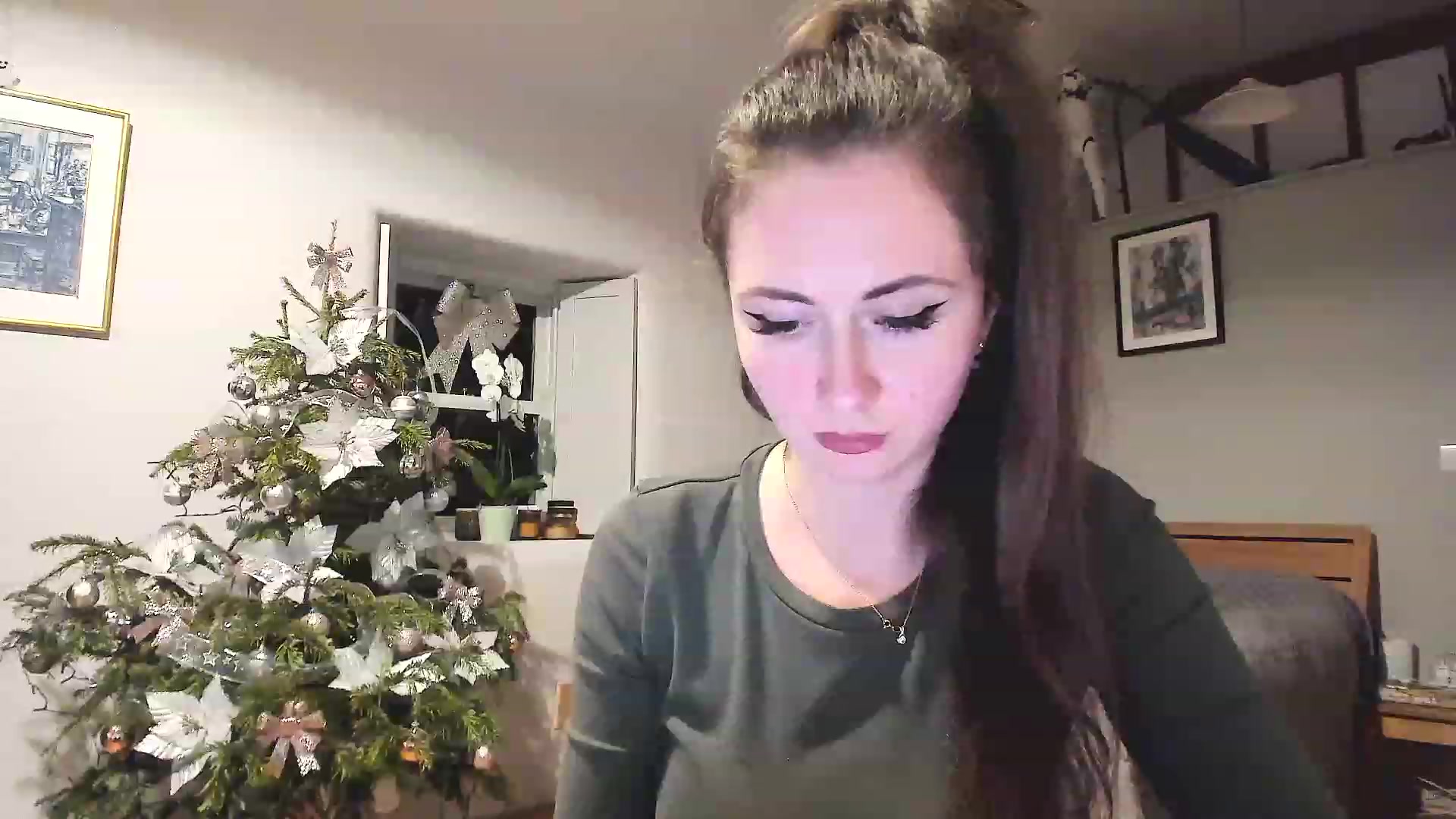 Gallery image thumbnail from Amber_Fry's myfreecams stream on, 01/06/2023, 22:31 image 10 of 20