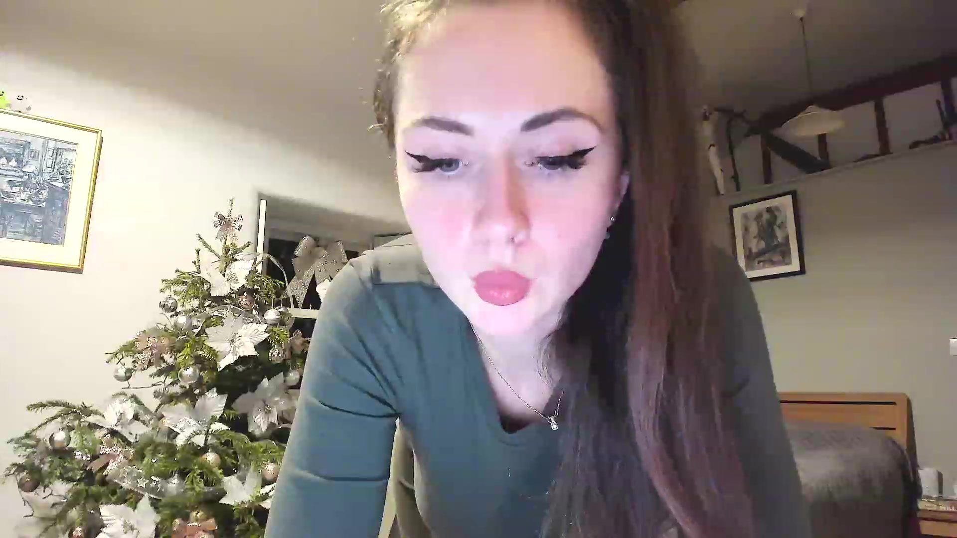 Gallery image thumbnail from Amber_Fry's myfreecams stream on, 01/06/2023, 22:31 image 14 of 20