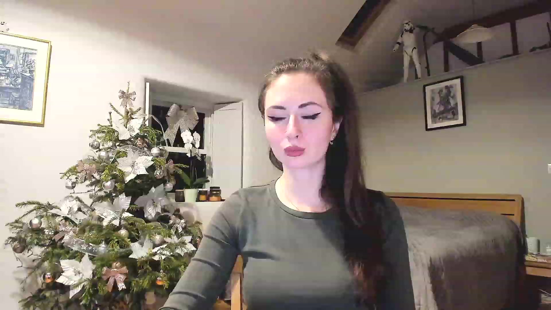 Gallery image thumbnail from Amber_Fry's myfreecams stream on, 01/06/2023, 22:31 image 13 of 20