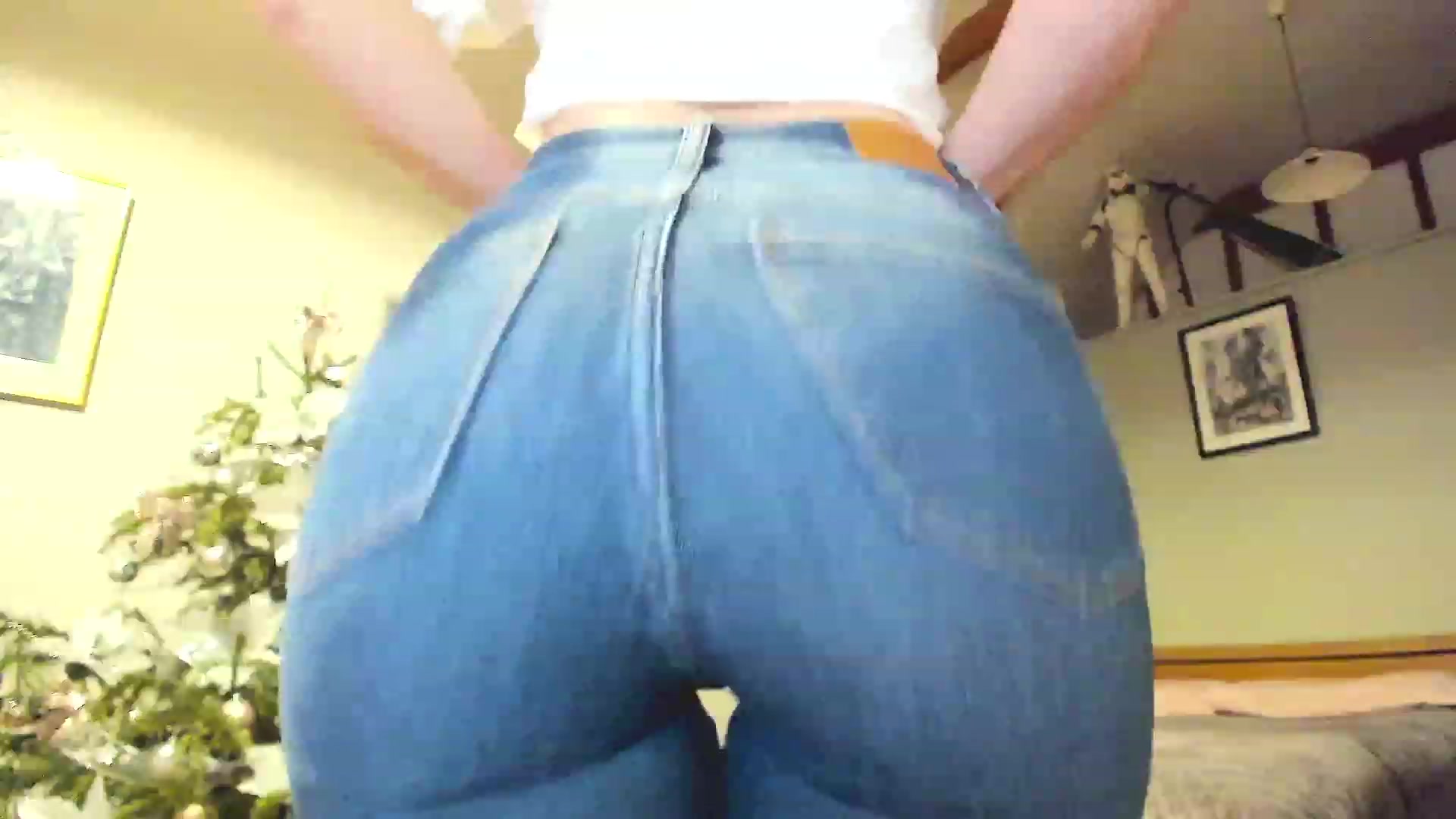 Gallery image thumbnail from Amber_Fry's myfreecams stream on, 01/08/2023, 21:35 image 13 of 20