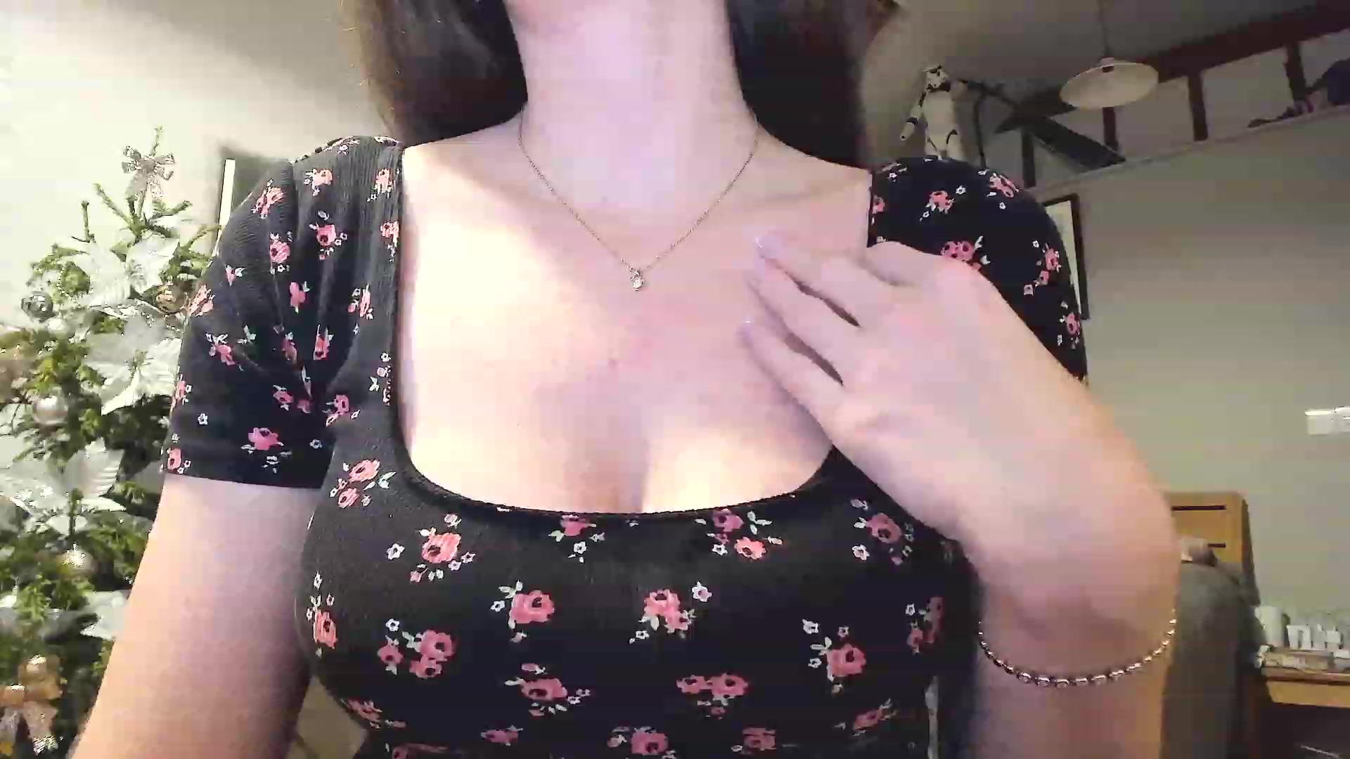 Gallery image thumbnail from Amber_Fry's myfreecams stream on, 01/10/2023, 23:39 image 5 of 20