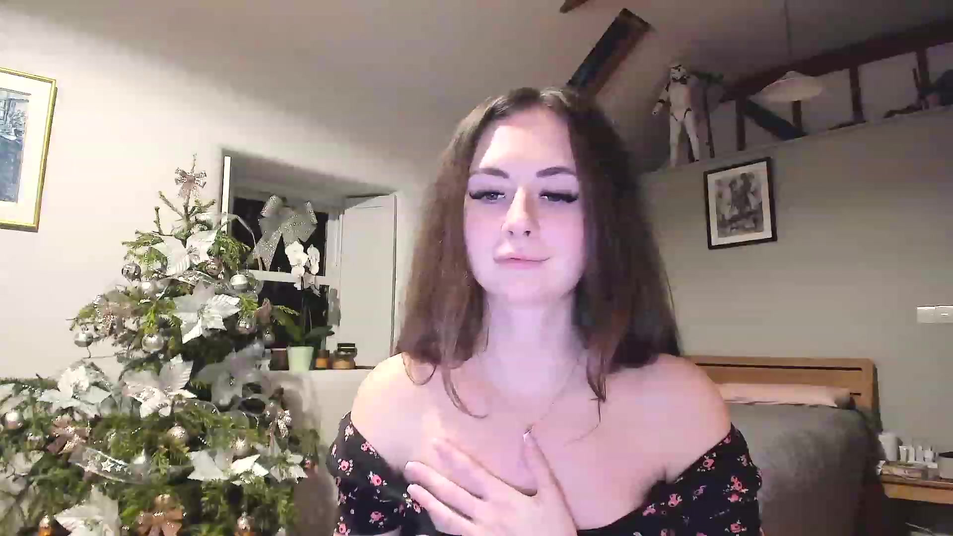 Gallery image thumbnail from Amber_Fry's myfreecams stream on, 01/10/2023, 23:39 image 9 of 20