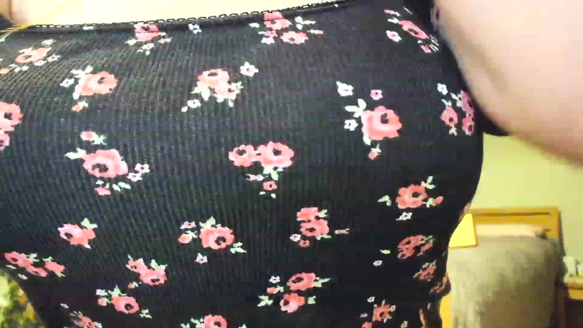 Gallery image thumbnail from Amber_Fry's myfreecams stream on, 01/10/2023, 23:39 image 14 of 20