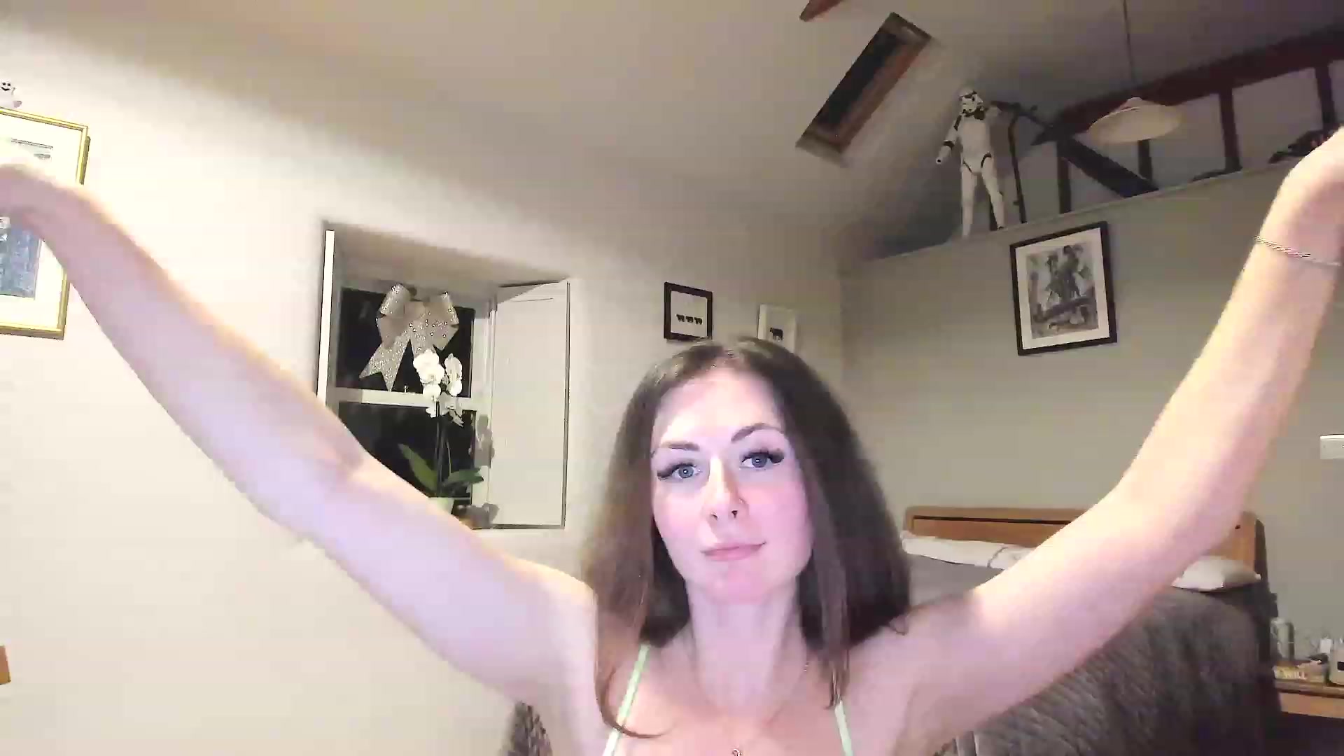 Gallery image thumbnail from Amber_Fry's myfreecams stream on, 01/16/2023, 21:38 image 2 of 20