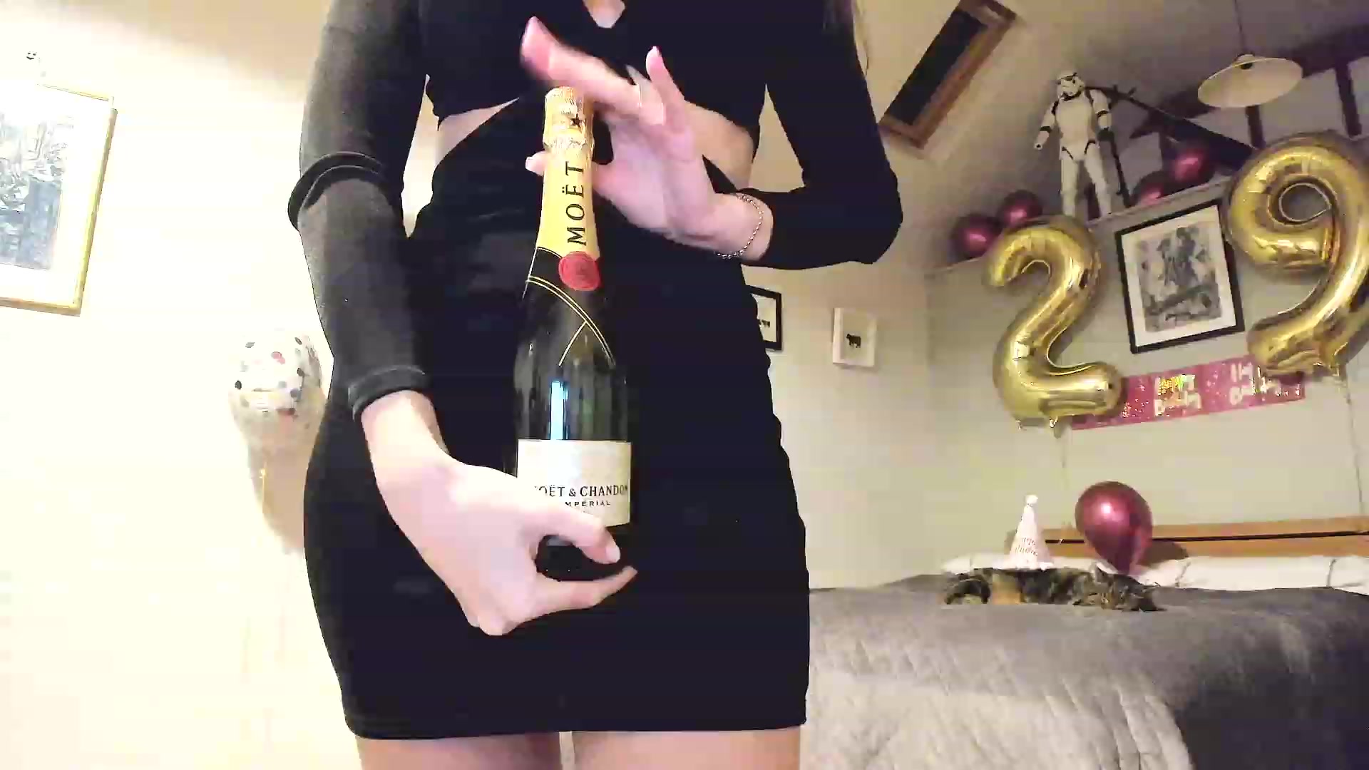 Gallery image thumbnail from Amber_Fry's myfreecams stream on, 01/19/2023, 23:30 image 1 of 20