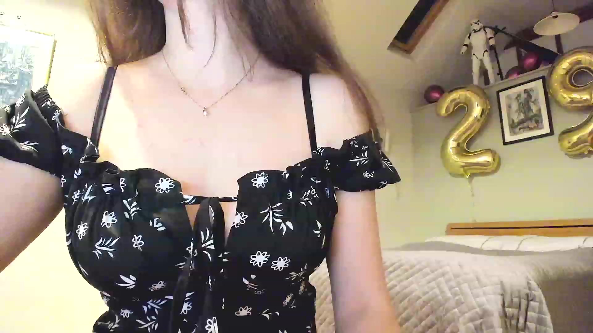 Gallery image thumbnail from Amber_Fry's myfreecams stream on, 01/20/2023, 23:18 image 8 of 20