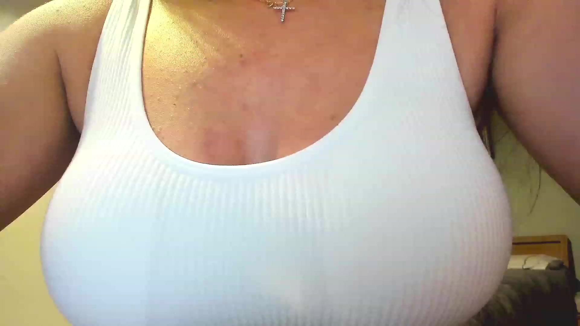 Gallery image thumbnail from Amber_Fry's myfreecams stream on, 02/07/2023, 22:56 image 12 of 20