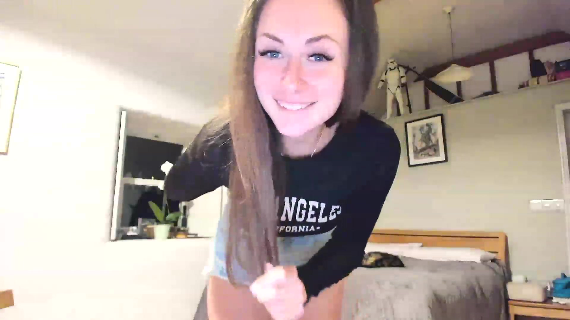 Gallery image thumbnail from Amber_Fry's myfreecams stream on, 02/09/2023, 22:40 image 16 of 20