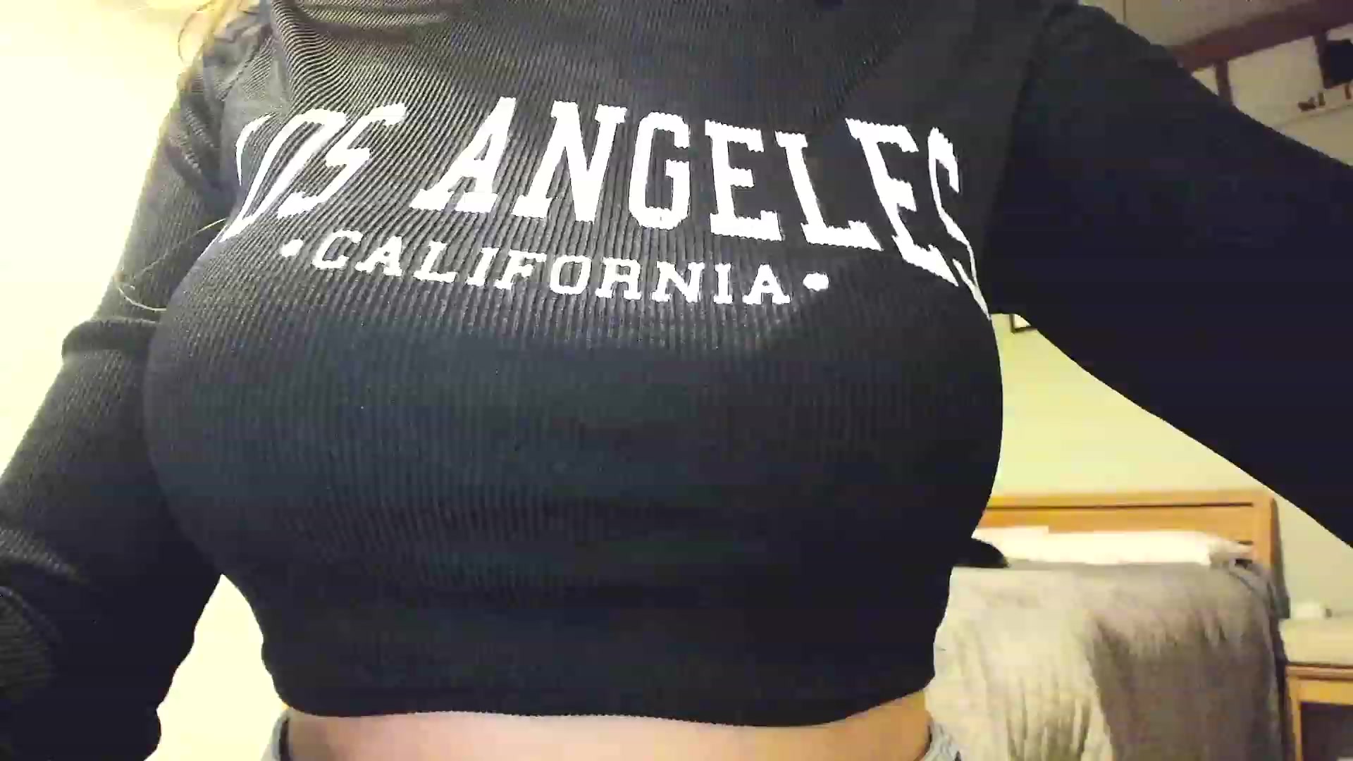 Gallery image thumbnail from Amber_Fry's myfreecams stream on, 02/09/2023, 23:42 image 7 of 20