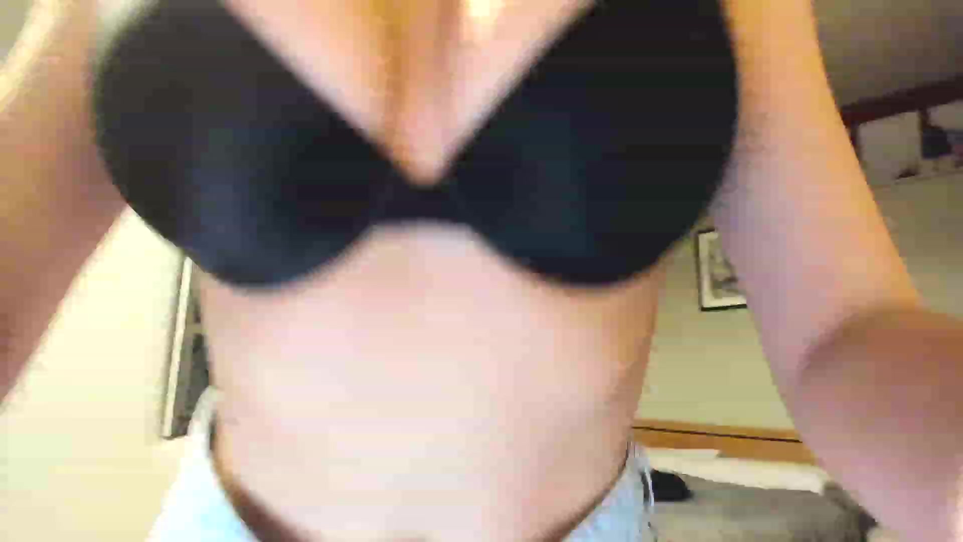 Gallery image thumbnail from Amber_Fry's myfreecams stream on, 02/09/2023, 23:42 image 8 of 20