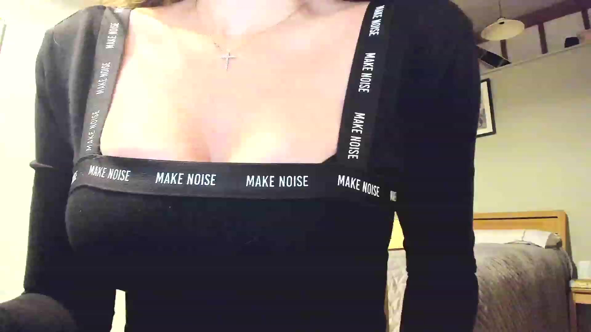Gallery image thumbnail from Amber_Fry's myfreecams stream on, 02/13/2023, 21:26 image 18 of 20