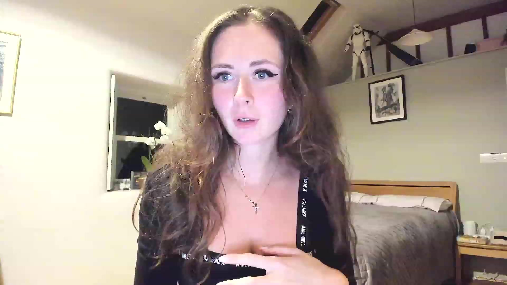 Gallery image thumbnail from Amber_Fry's myfreecams stream on, 02/13/2023, 21:26 image 3 of 20