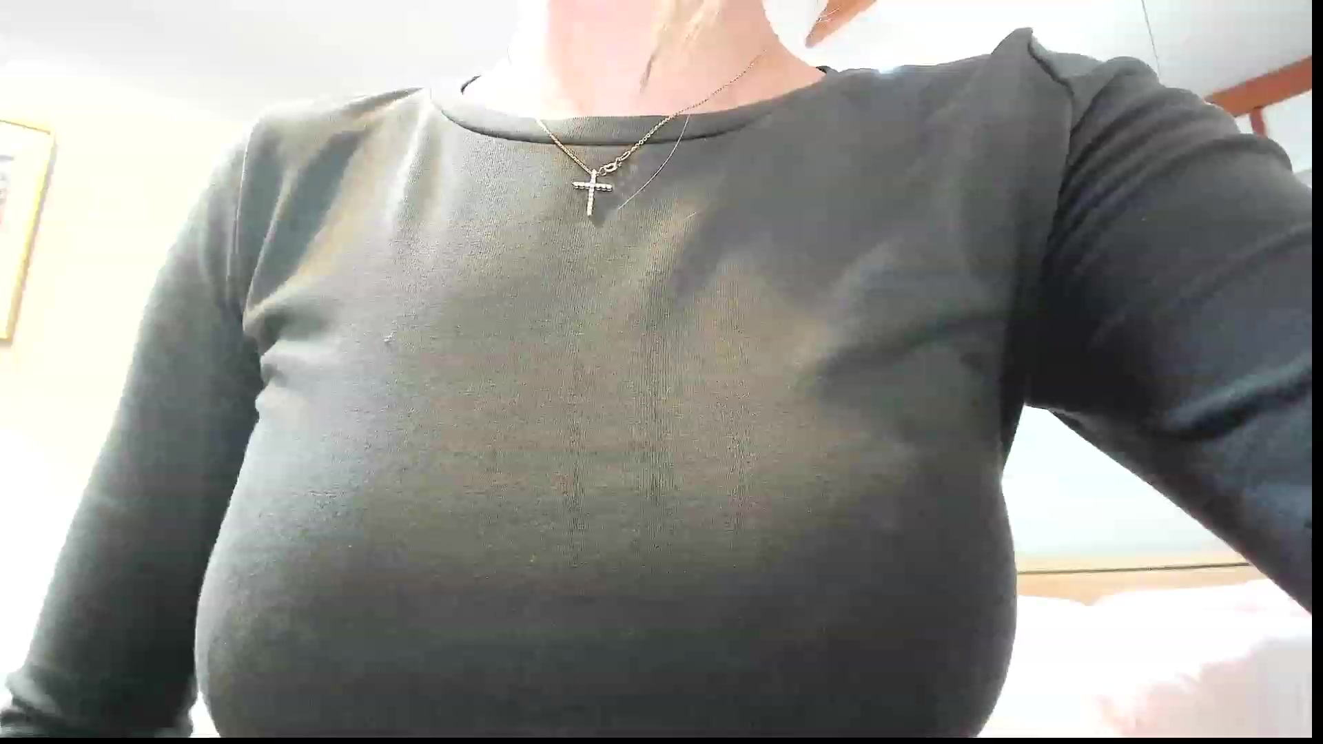 Gallery image thumbnail from Amber_Fry's myfreecams stream on, 02/19/2023, 14:30 image 6 of 20