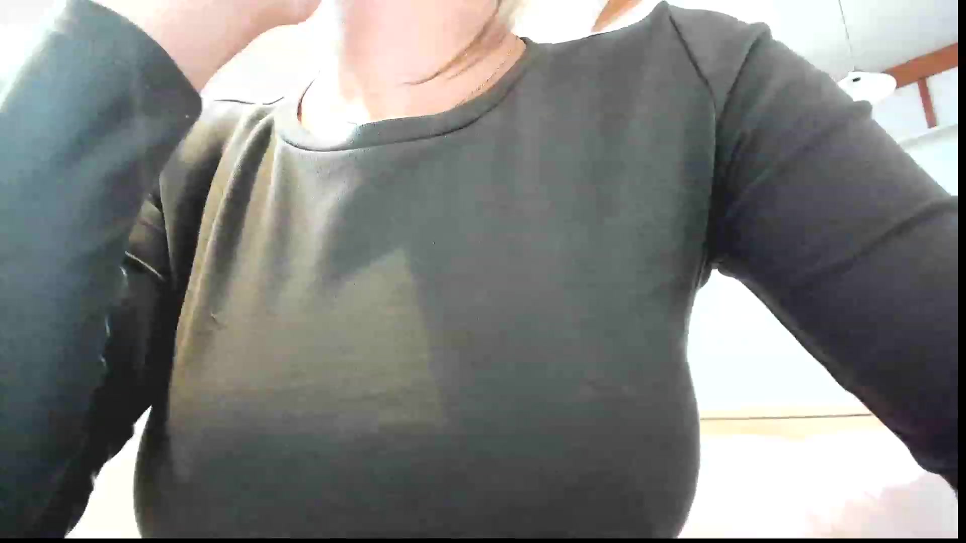 Gallery image thumbnail from Amber_Fry's myfreecams stream on, 02/19/2023, 14:30 image 12 of 20
