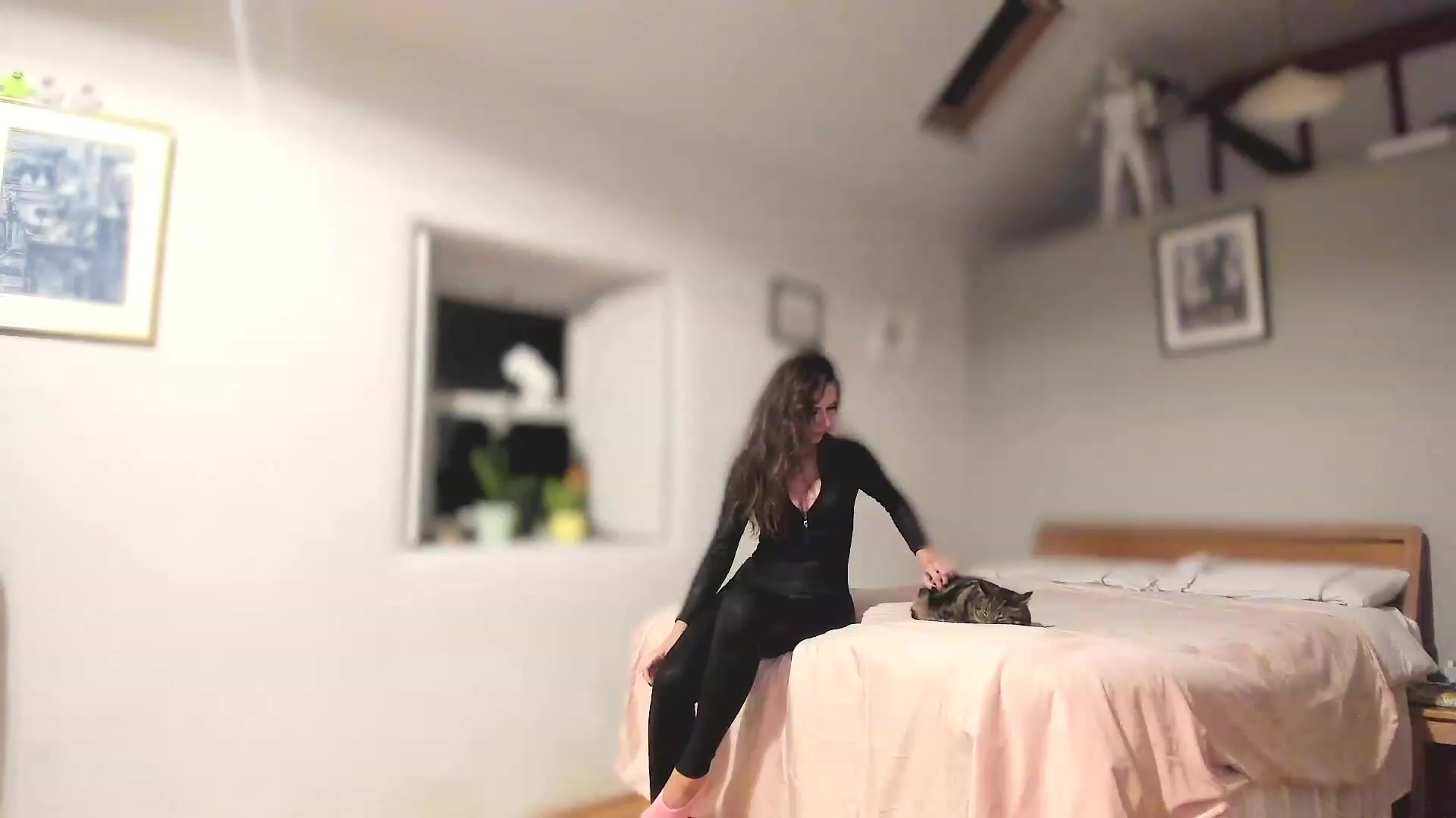 Gallery image thumbnail from Amber_Fry's myfreecams stream on, 03/08/2023, 22:34 image 8 of 20