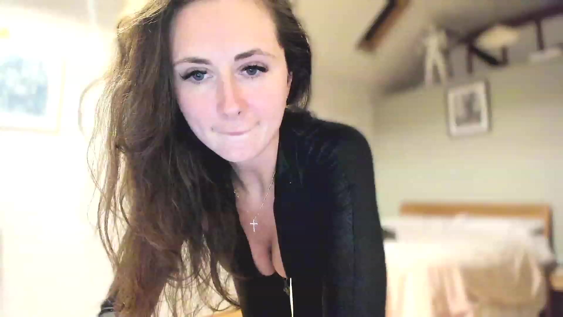 Gallery image thumbnail from Amber_Fry's myfreecams stream on, 03/08/2023, 22:34 image 6 of 20