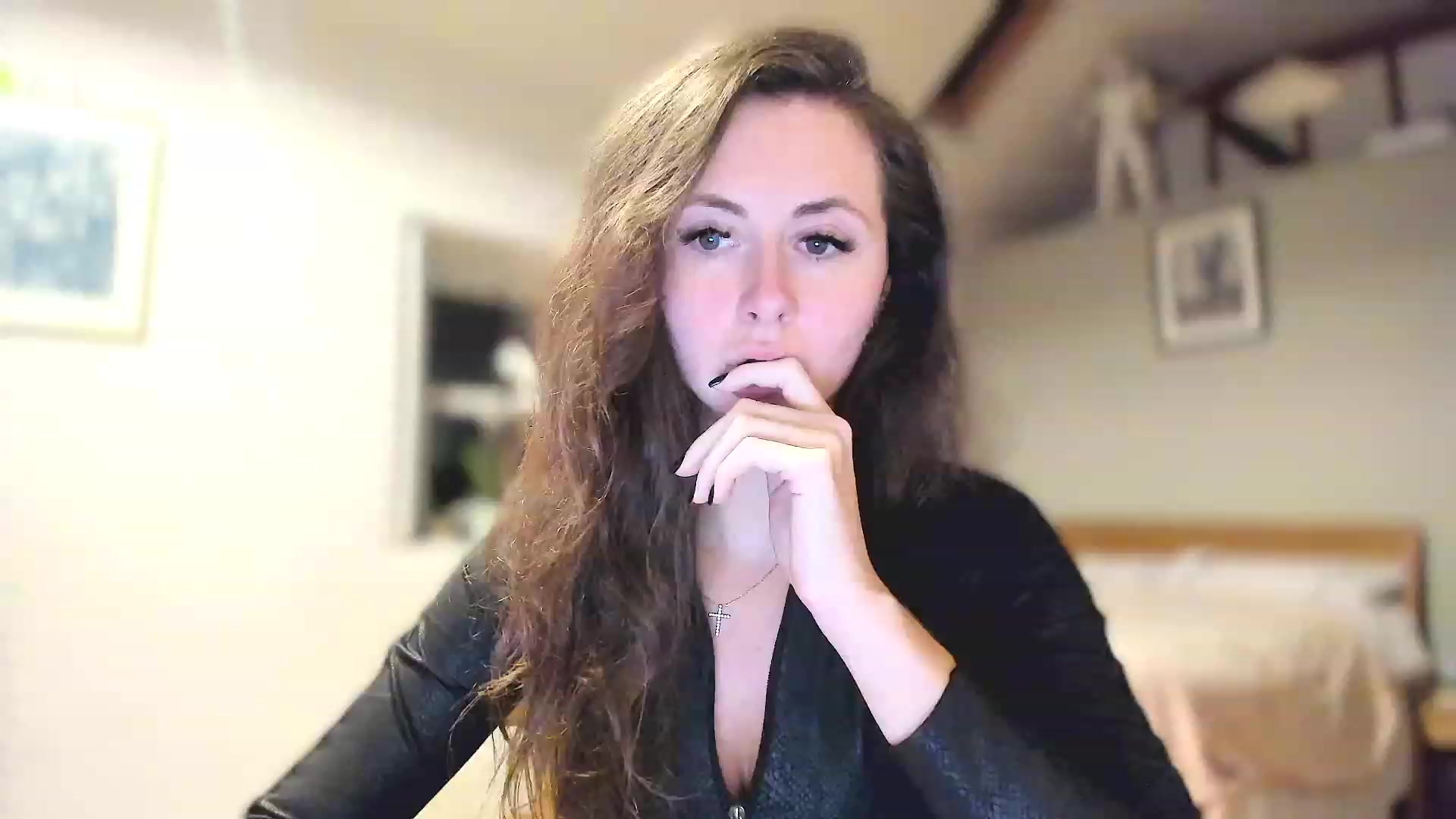 Gallery image thumbnail from Amber_Fry's myfreecams stream on, 03/08/2023, 23:35 image 5 of 20