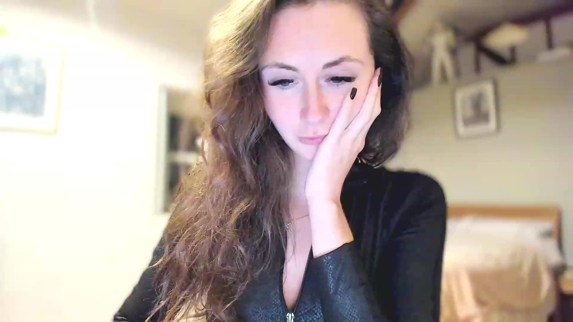 Gallery image thumbnail from Amber_Fry's myfreecams stream on, 03/08/2023, 23:35 image 17 of 20