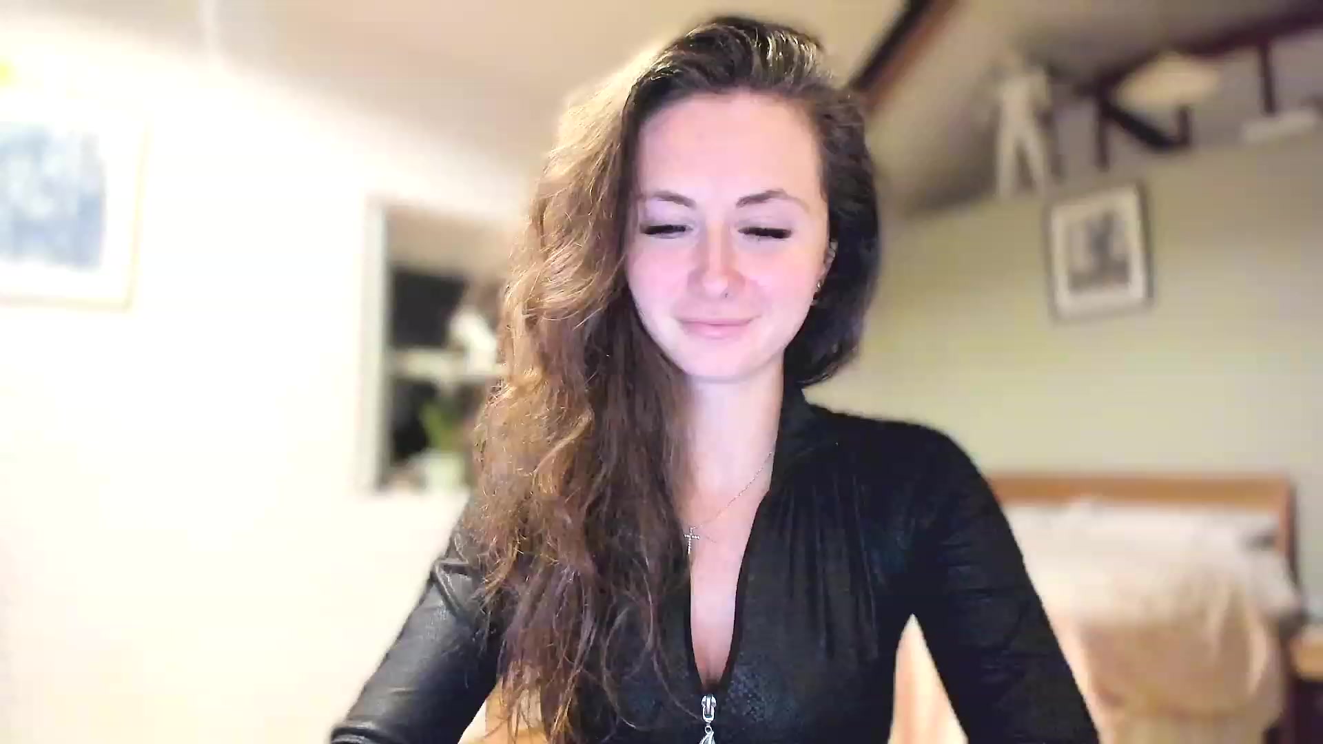 Gallery image thumbnail from Amber_Fry's myfreecams stream on, 03/08/2023, 23:35 image 14 of 20