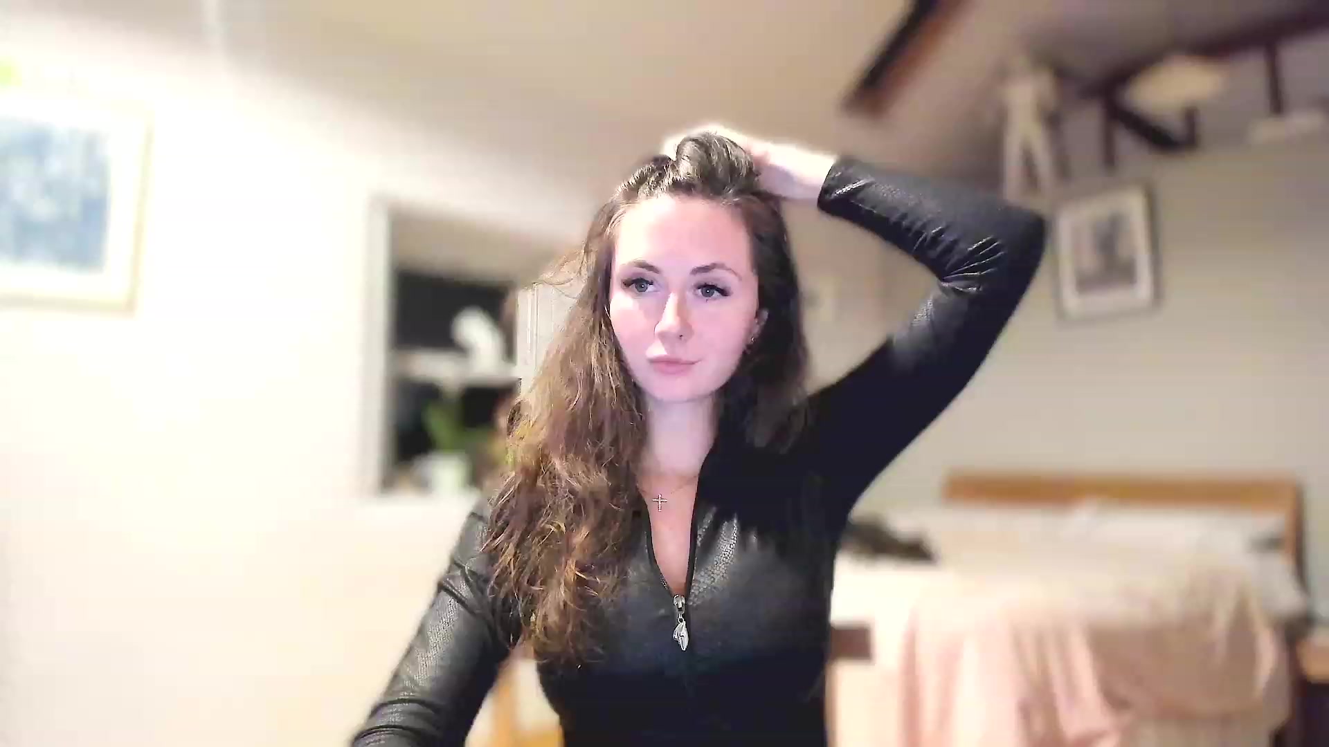 Gallery image thumbnail from Amber_Fry's myfreecams stream on, 03/08/2023, 23:35 image 9 of 20