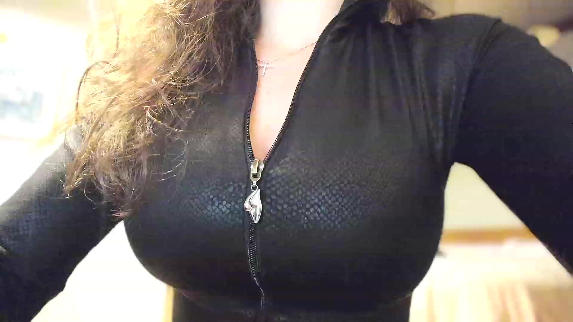 Gallery image thumbnail from Amber_Fry's myfreecams stream on, 03/08/2023, 23:35 image 1 of 20