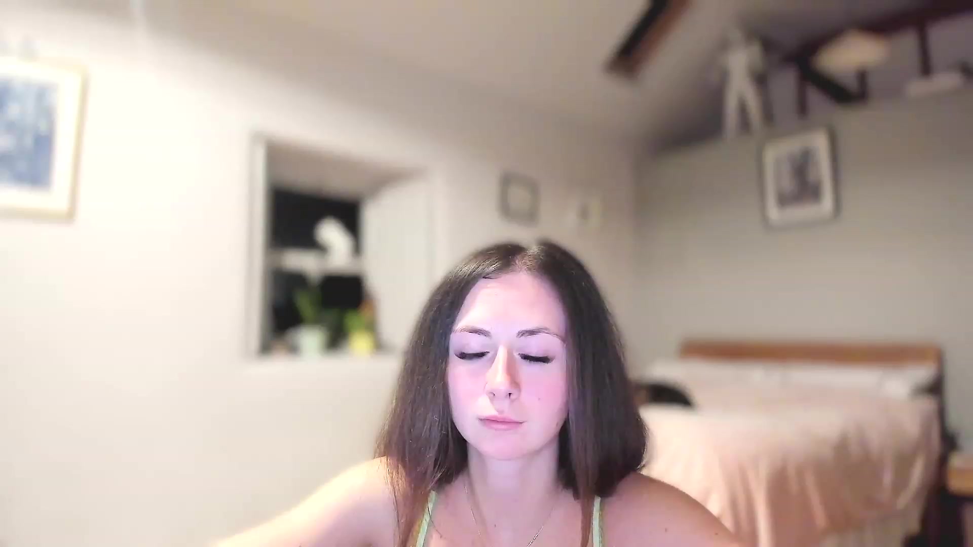 Gallery image thumbnail from Amber_Fry's myfreecams stream on, 03/09/2023, 22:17 image 19 of 20