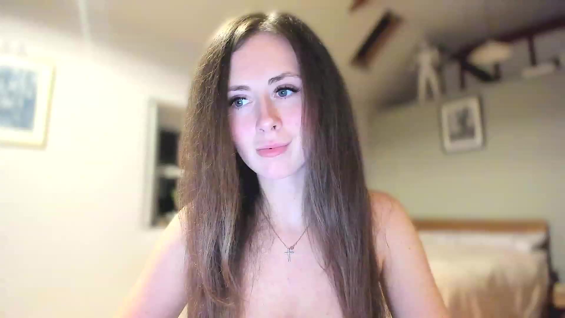 Gallery image thumbnail from Amber_Fry's myfreecams stream on, 03/09/2023, 22:17 image 6 of 20