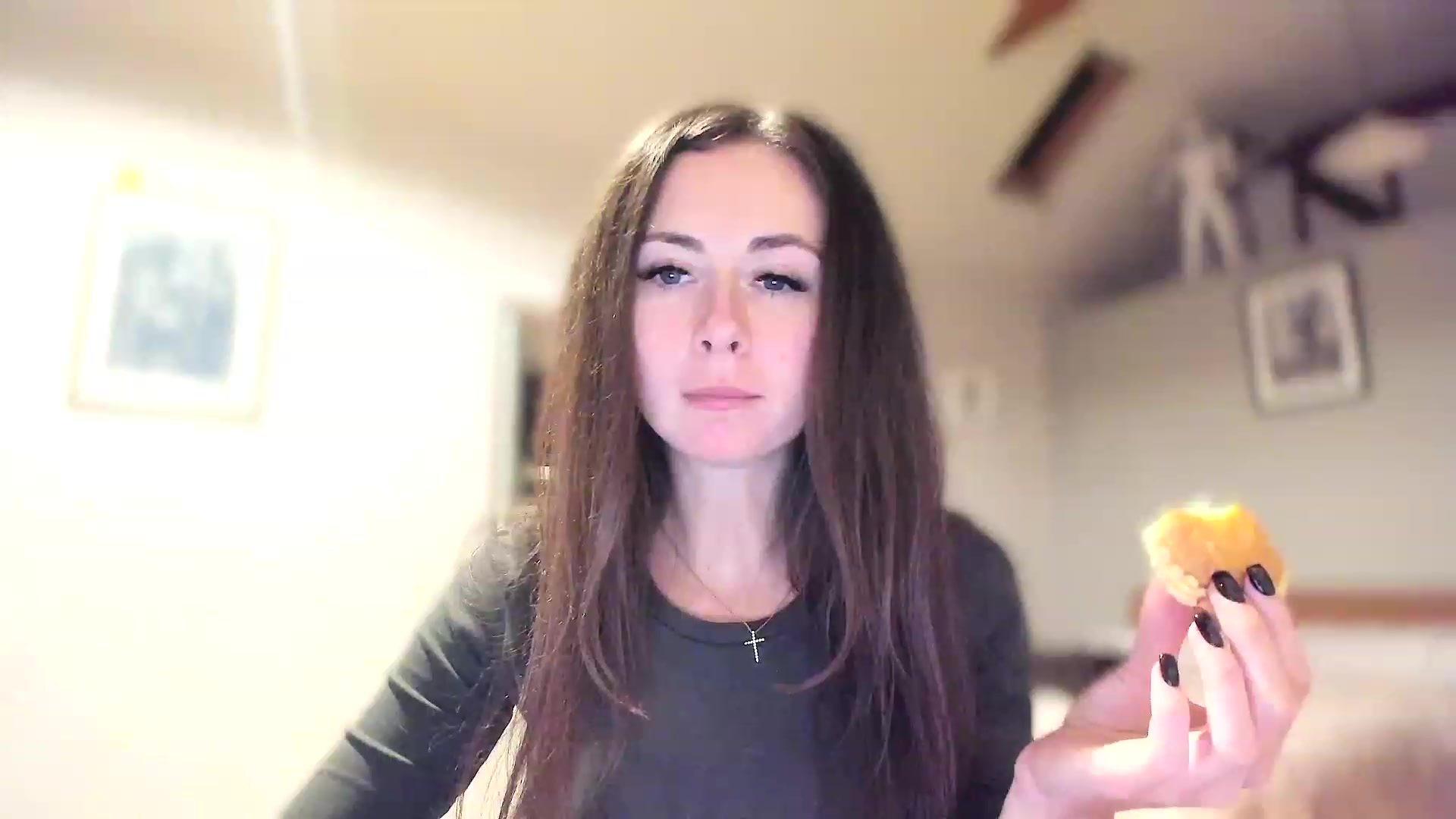 Gallery image thumbnail from Amber_Fry's myfreecams stream on, 03/11/2023, 24:03 image 8 of 20