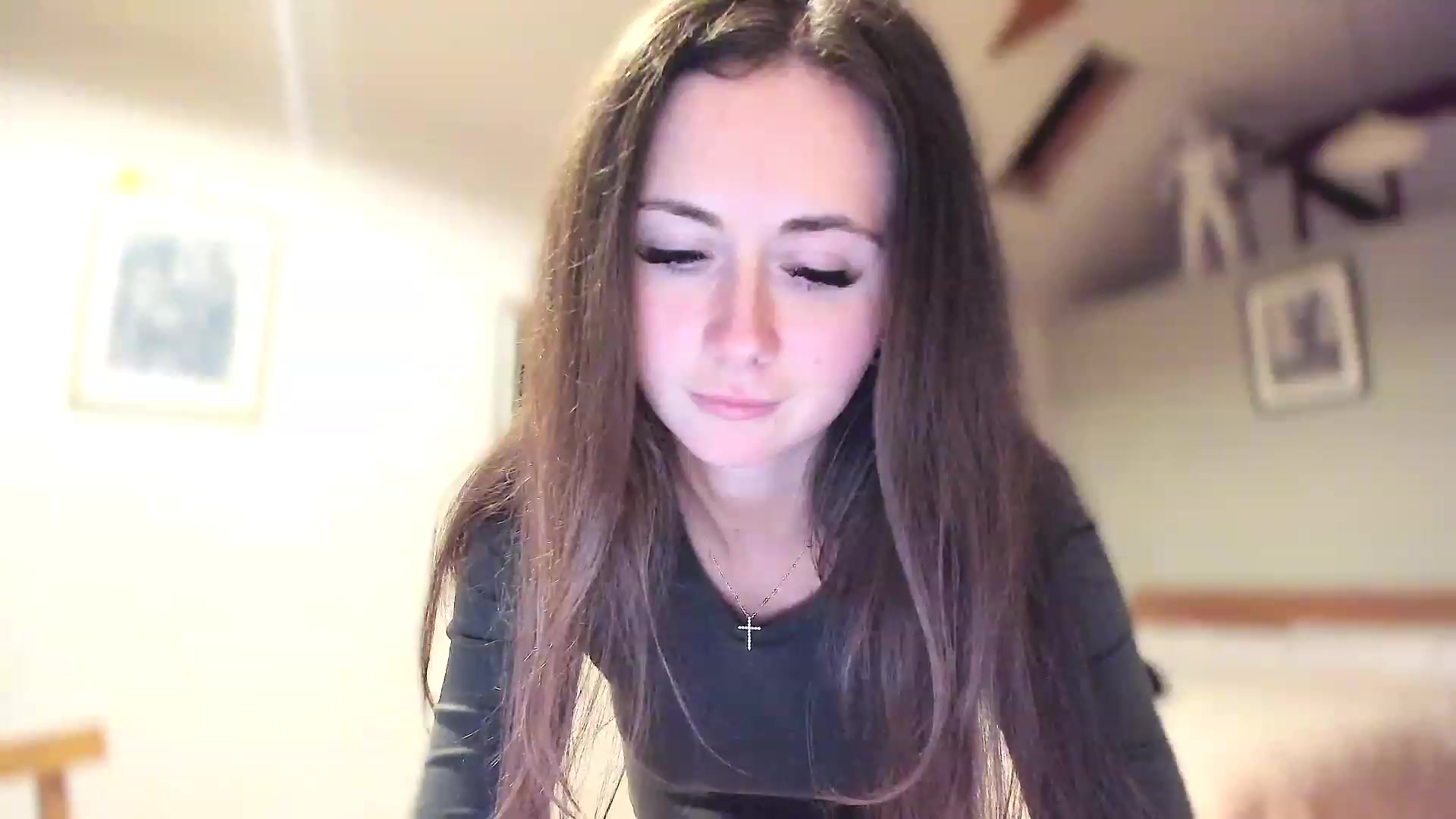 Gallery image thumbnail from Amber_Fry's myfreecams stream on, 03/11/2023, 24:03 image 6 of 20