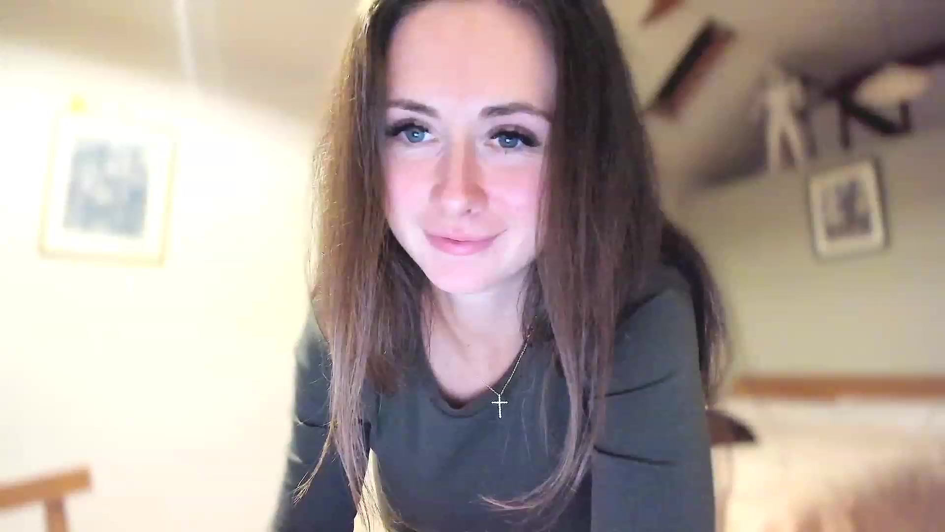 Gallery image thumbnail from Amber_Fry's myfreecams stream on, 03/11/2023, 24:03 image 15 of 20
