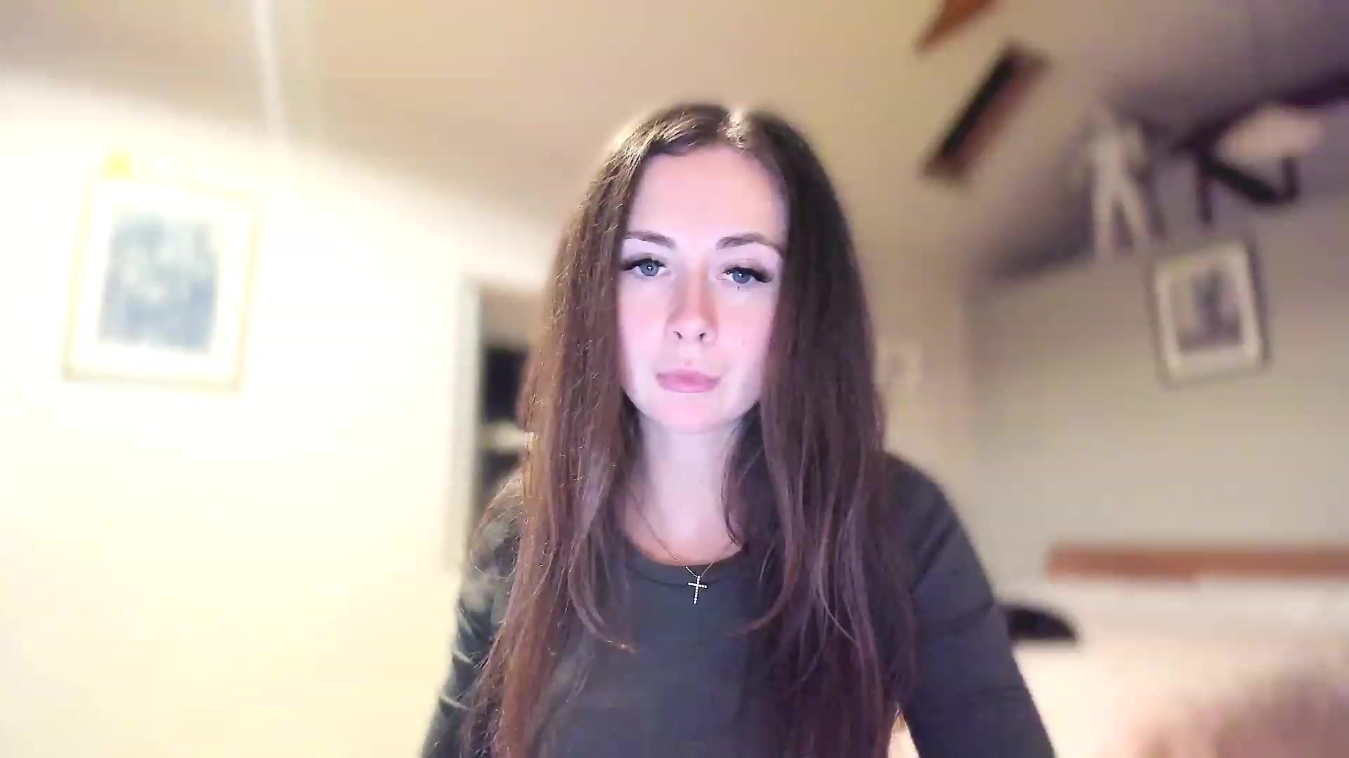 Gallery image thumbnail from Amber_Fry's myfreecams stream on, 03/11/2023, 24:03 image 9 of 20