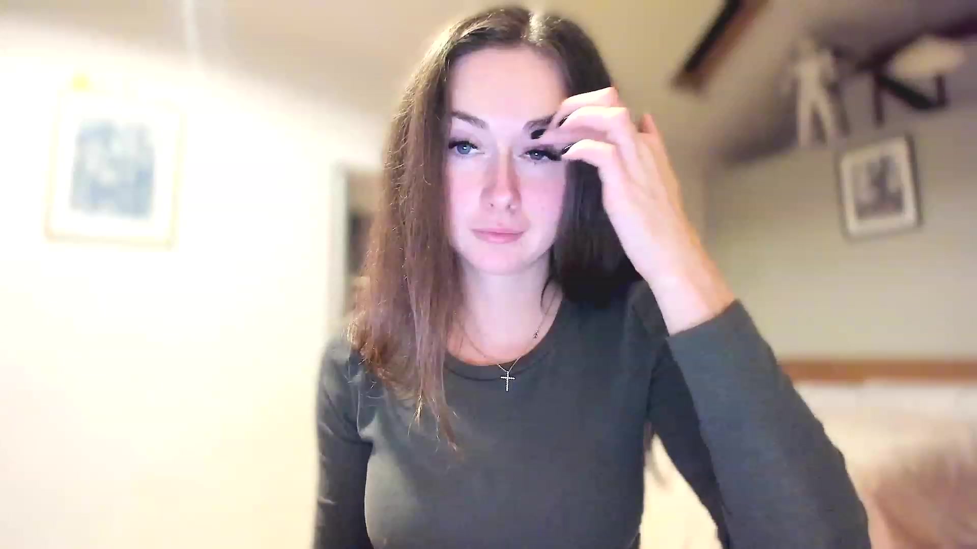 Gallery image thumbnail from Amber_Fry's myfreecams stream on, 03/11/2023, 24:03 image 17 of 20