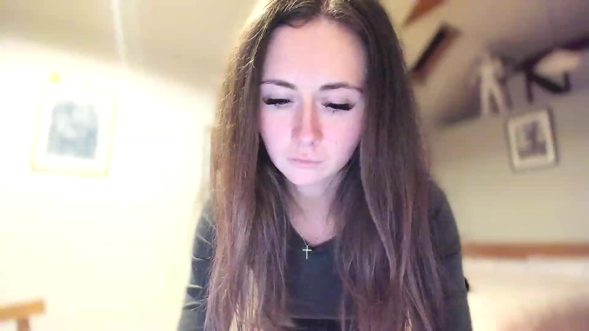 Gallery image thumbnail from Amber_Fry's myfreecams stream on, 03/11/2023, 24:03 image 2 of 20