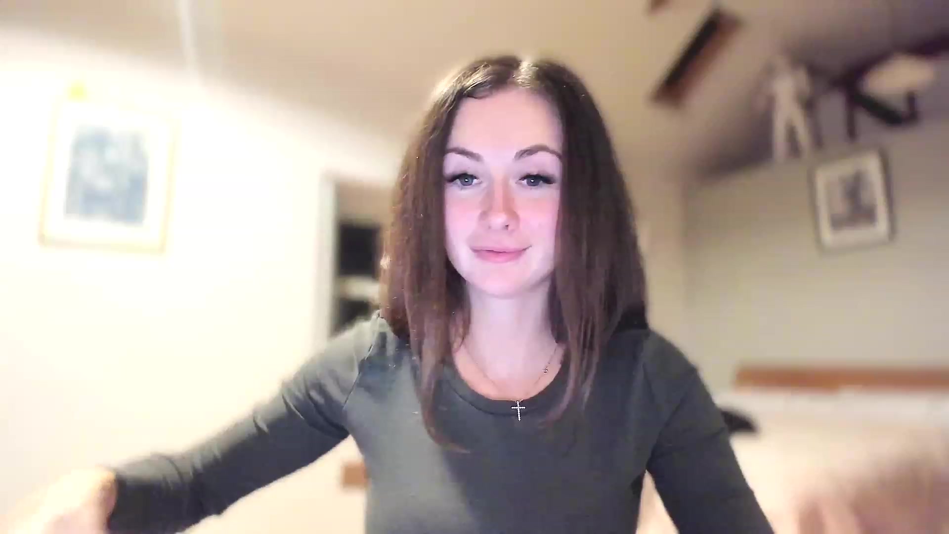Gallery image thumbnail from Amber_Fry's myfreecams stream on, 03/11/2023, 24:03 image 14 of 20