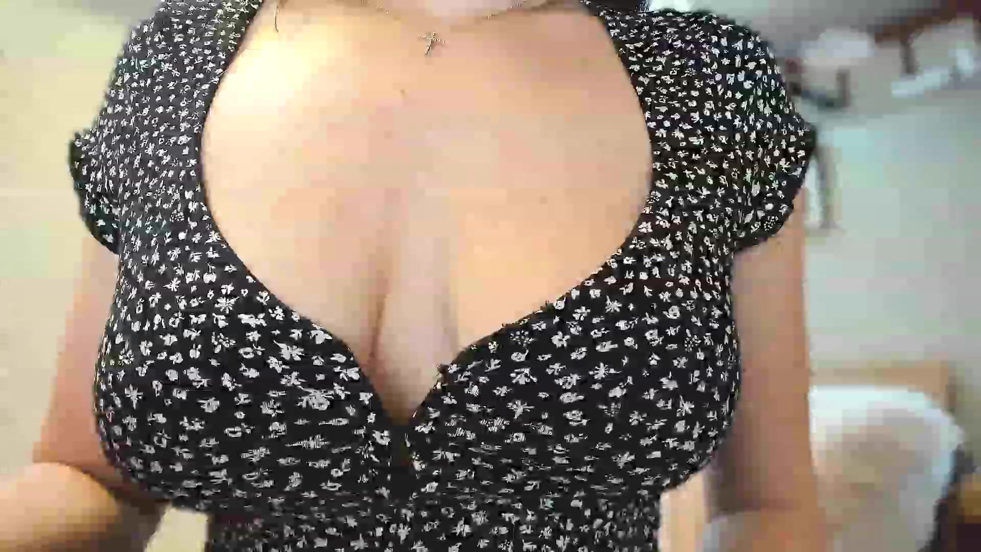 Gallery image thumbnail from Amber_Fry's myfreecams stream on, 03/17/2023, 17:45 image 18 of 20