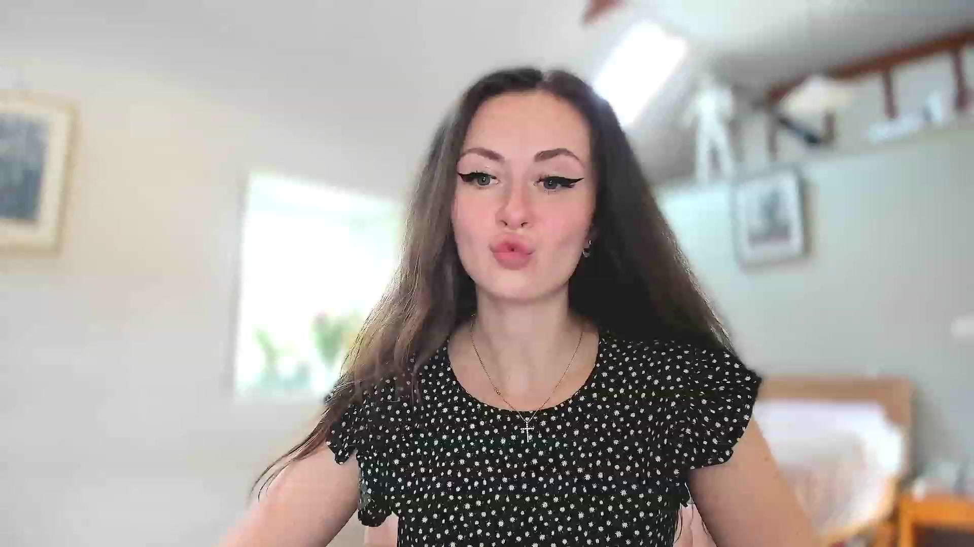 Gallery image thumbnail from Amber_Fry's myfreecams stream on, 03/18/2023, 13:48 image 17 of 20