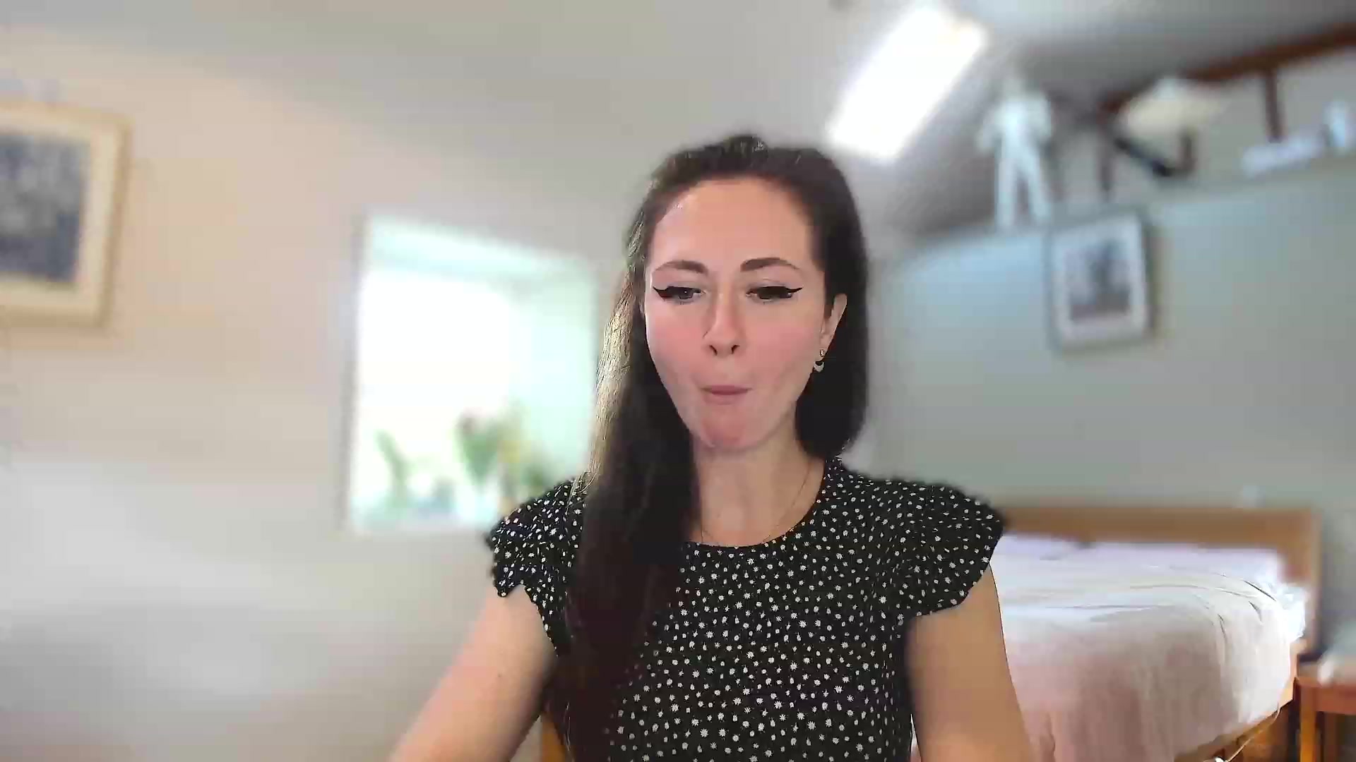 Gallery image thumbnail from Amber_Fry's myfreecams stream on, 03/18/2023, 14:14 image 13 of 20