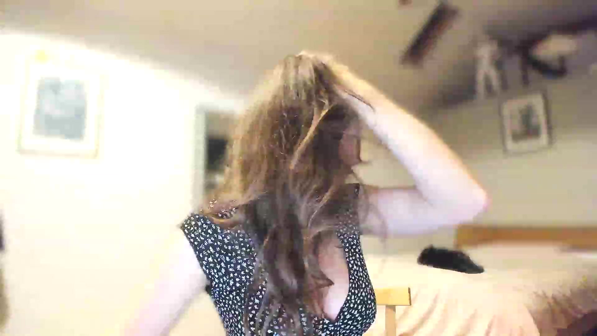 Gallery image thumbnail from Amber_Fry's myfreecams stream on, 03/31/2023, 21:50 image 2 of 20