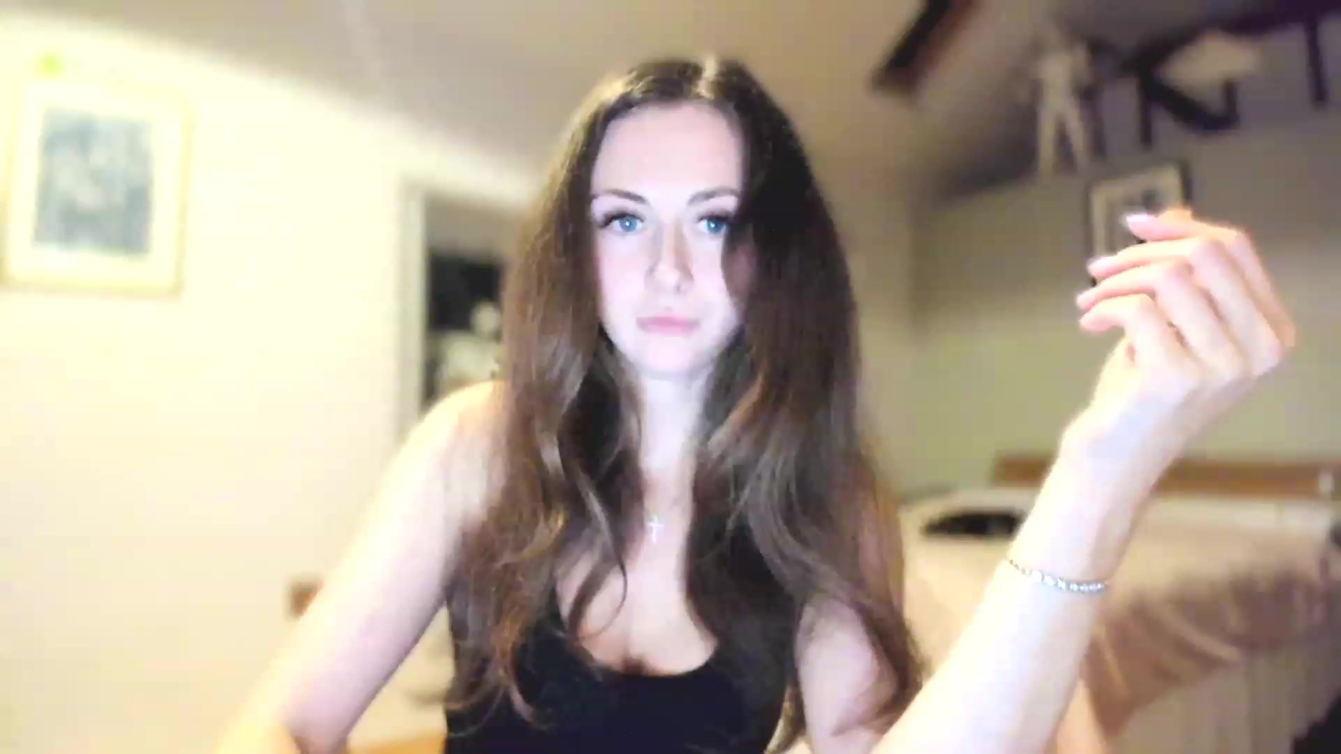 Gallery image thumbnail from Amber_Fry's myfreecams stream on, 04/05/2023, 22:50 image 3 of 20